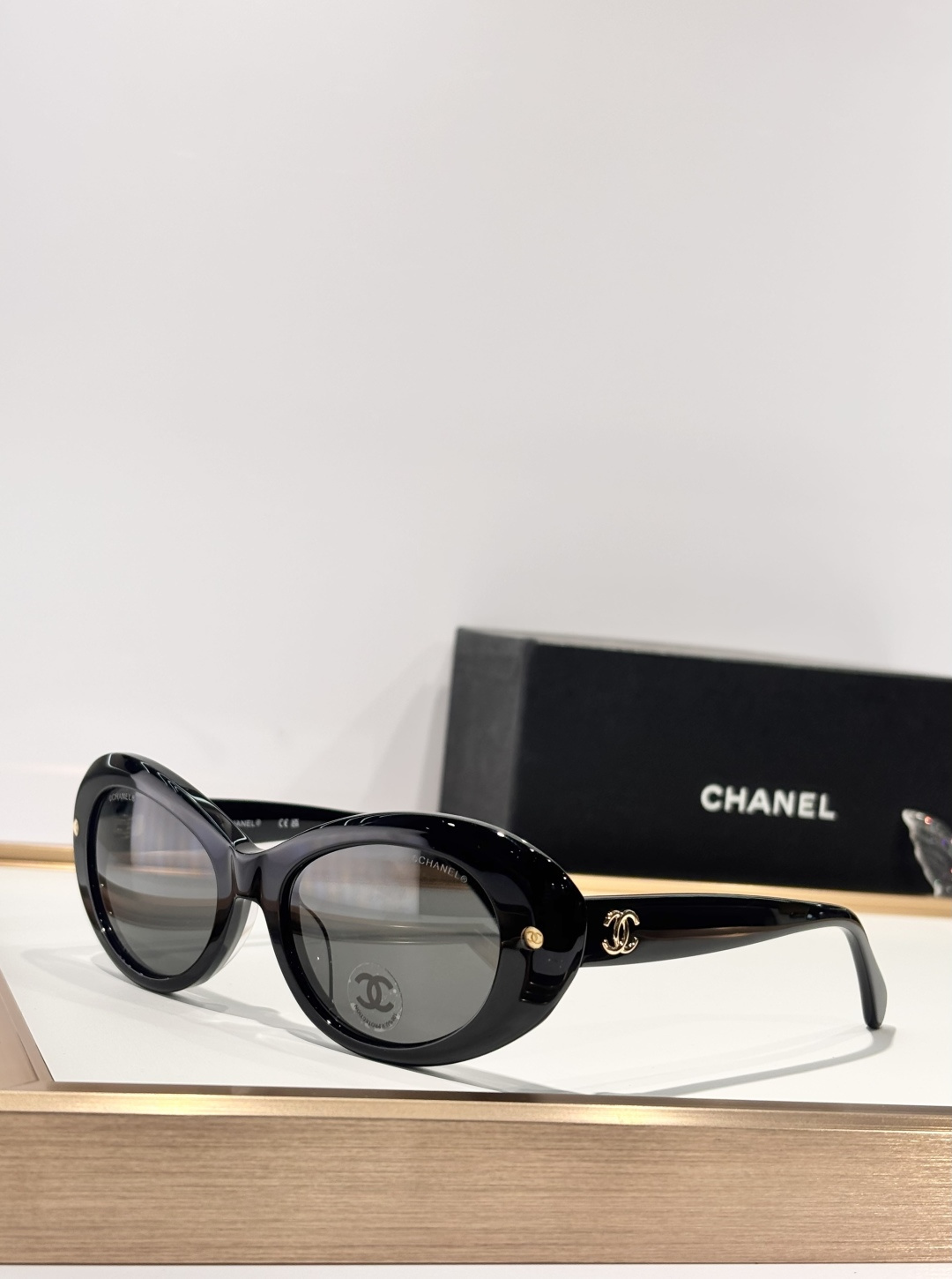 Chanel Luxury Oval Sunglasses – Elegant Gradient Lens Eyewear