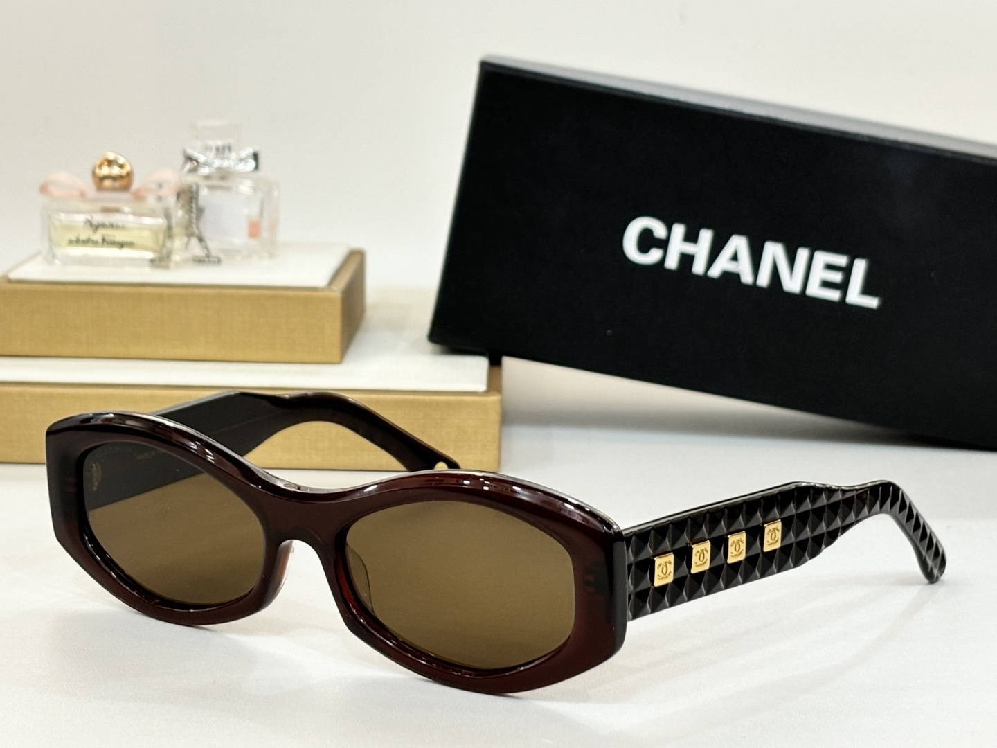 Chanel Burgundy Sunglasses – Gold CC Diamond Pattern