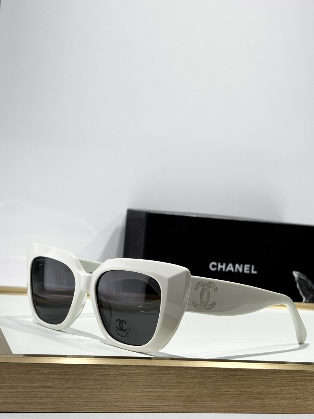 Chanel Oversized Square Sunglasses – Premium Acetate Cat-Eye Design