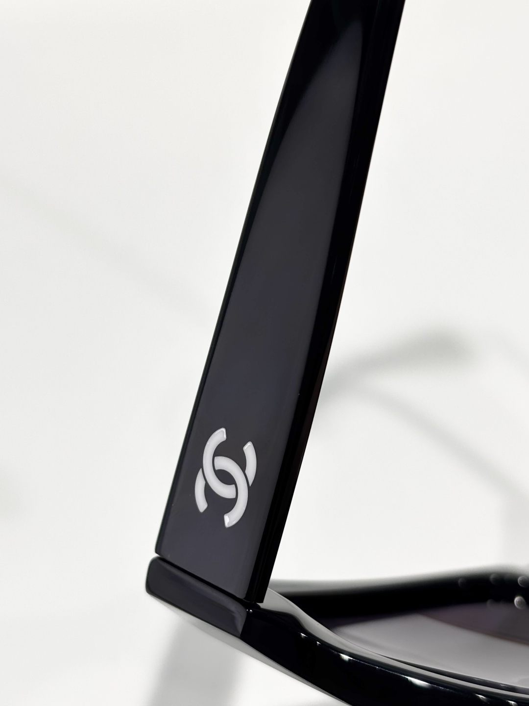 Chanel Women’s Cat-Eye Sunglasses in Black Acetate – Luxury Eyewear