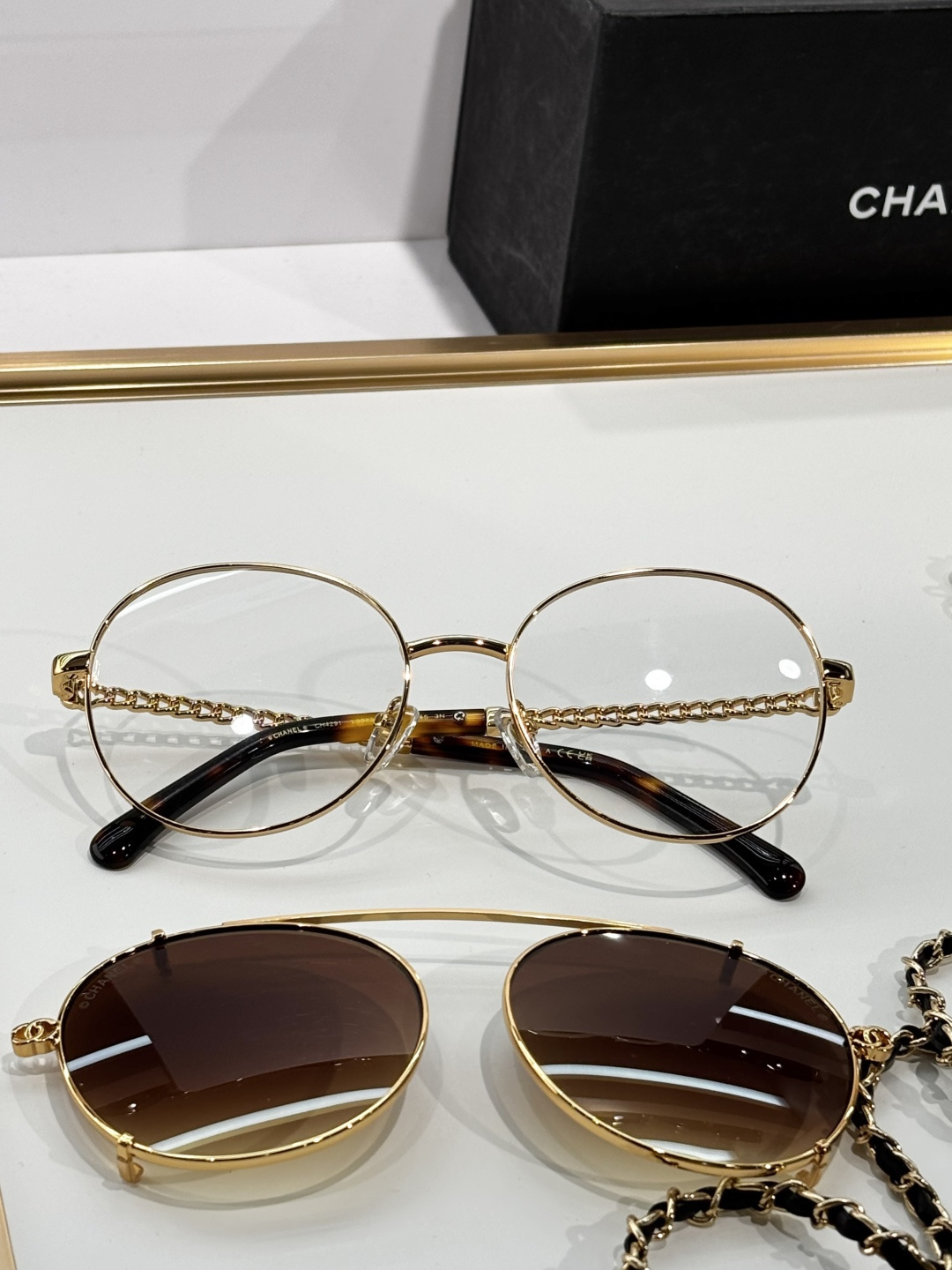 chain Chanel Gold Round Sunglasses – Chanel Gold Round Sunglasses