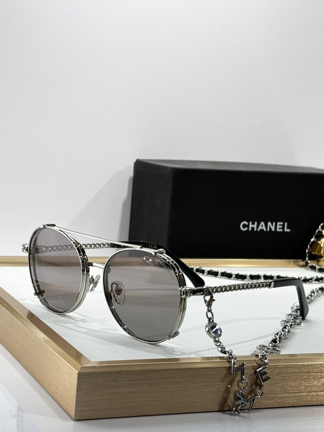Chanel Luxury Round Sunglasses with Elegant Detachable Chain