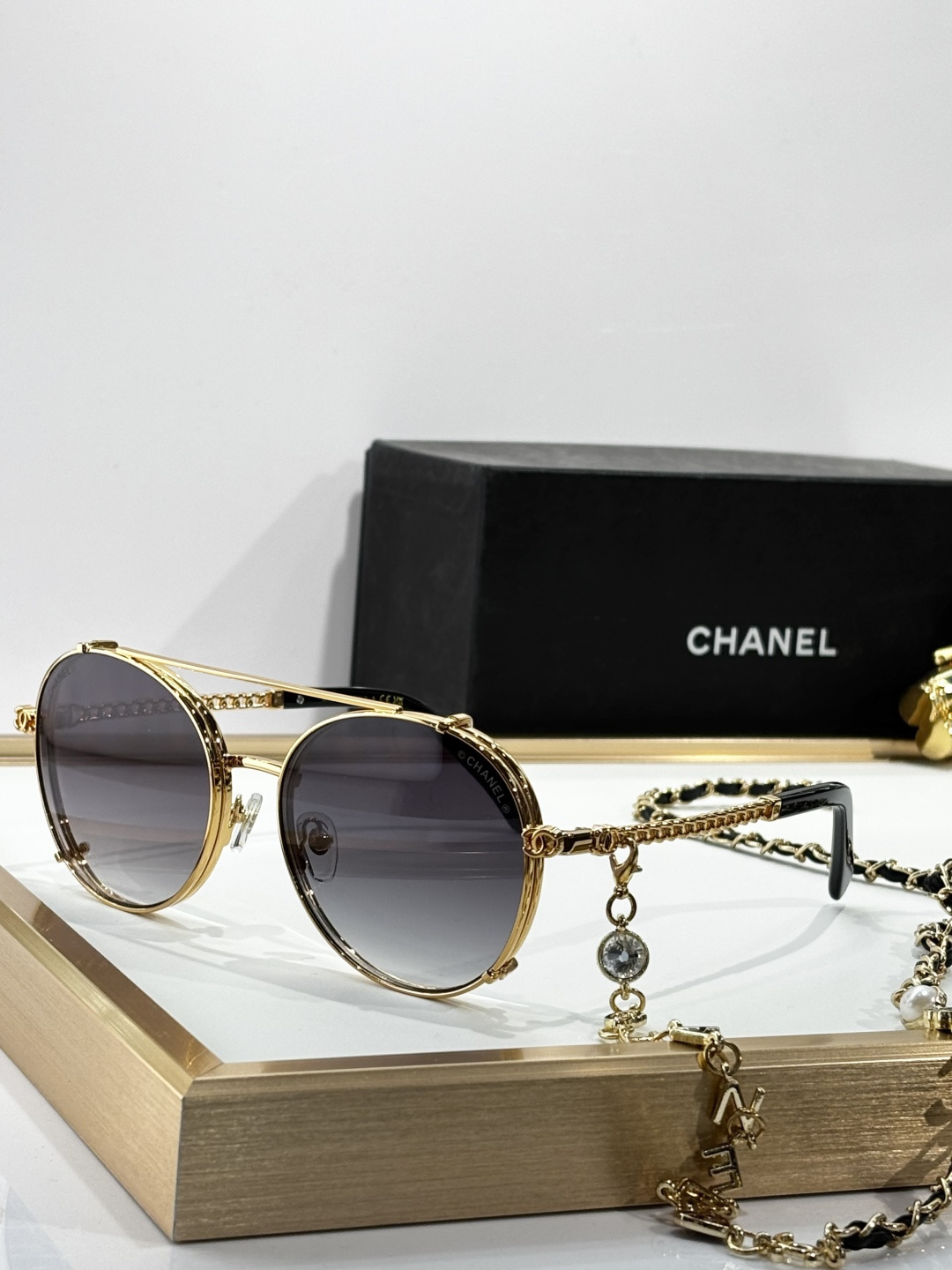 Chanel Luxury Round Sunglasses with Elegant Detachable Chain