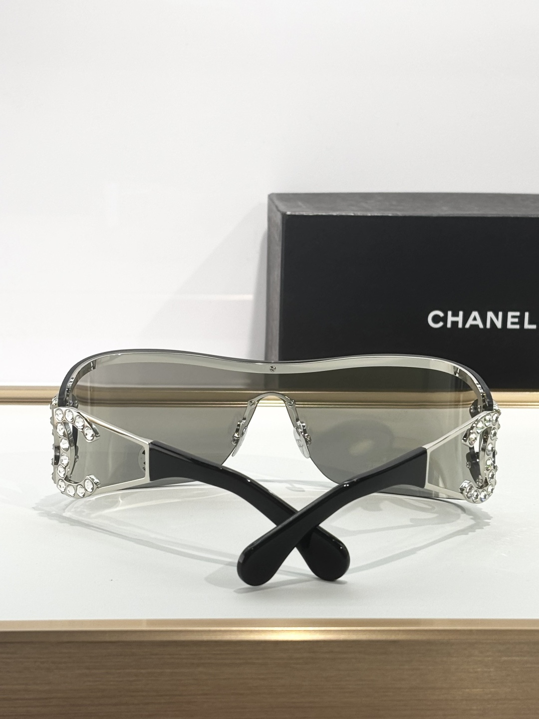 Luxury Crystal CC Rimless Shield Sunglasses – Silver Mirror Wrap
