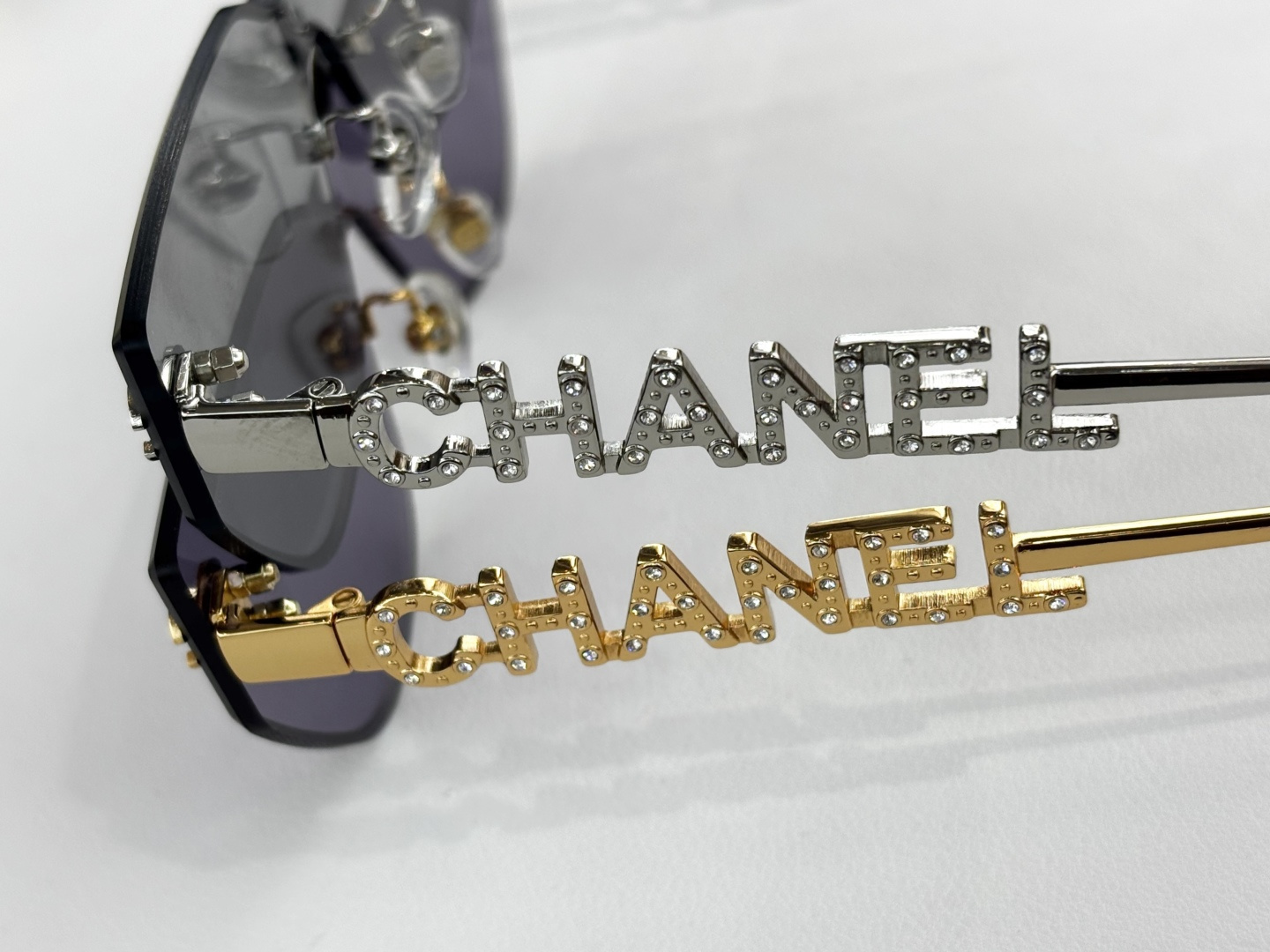 Luxury Crystal Lettered Cat-Eye Sunglasses – Elegant Tinted Eyewear