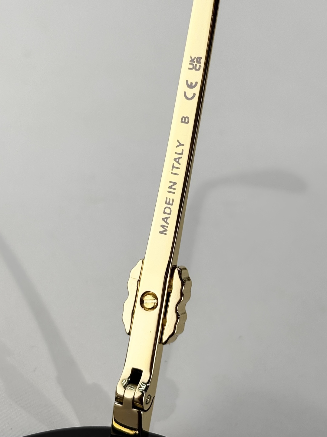 Chanel CH9578B Luxury Oval Sunglasses – Elegant Designer Eyewear