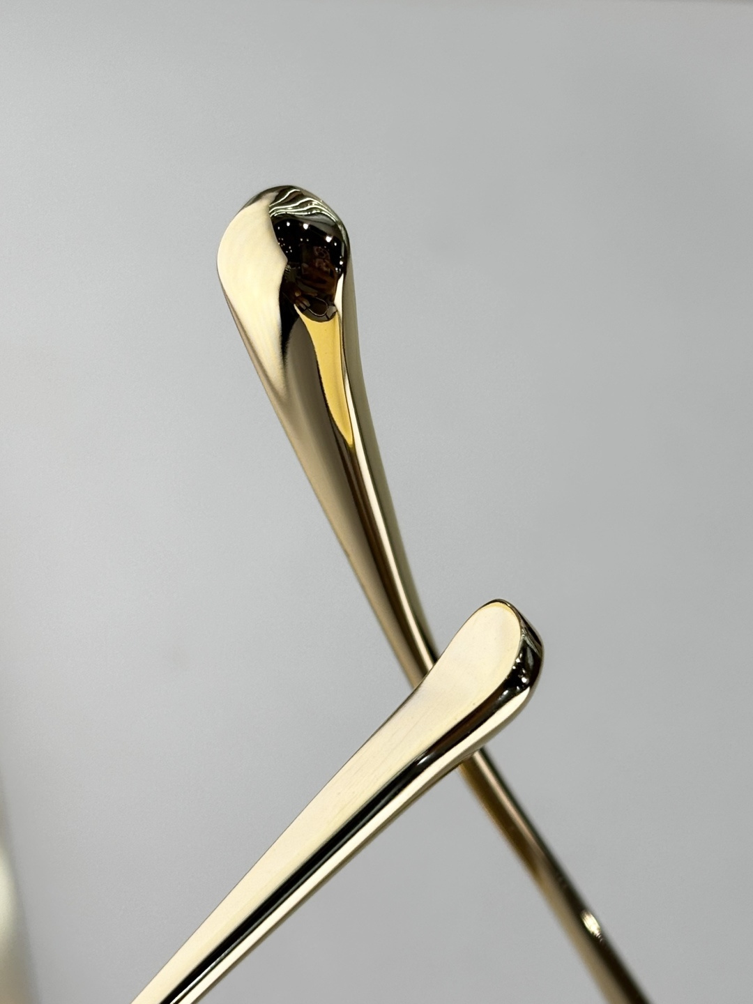 Chanel CH9578B Luxury Oval Sunglasses – Elegant Designer Eyewear