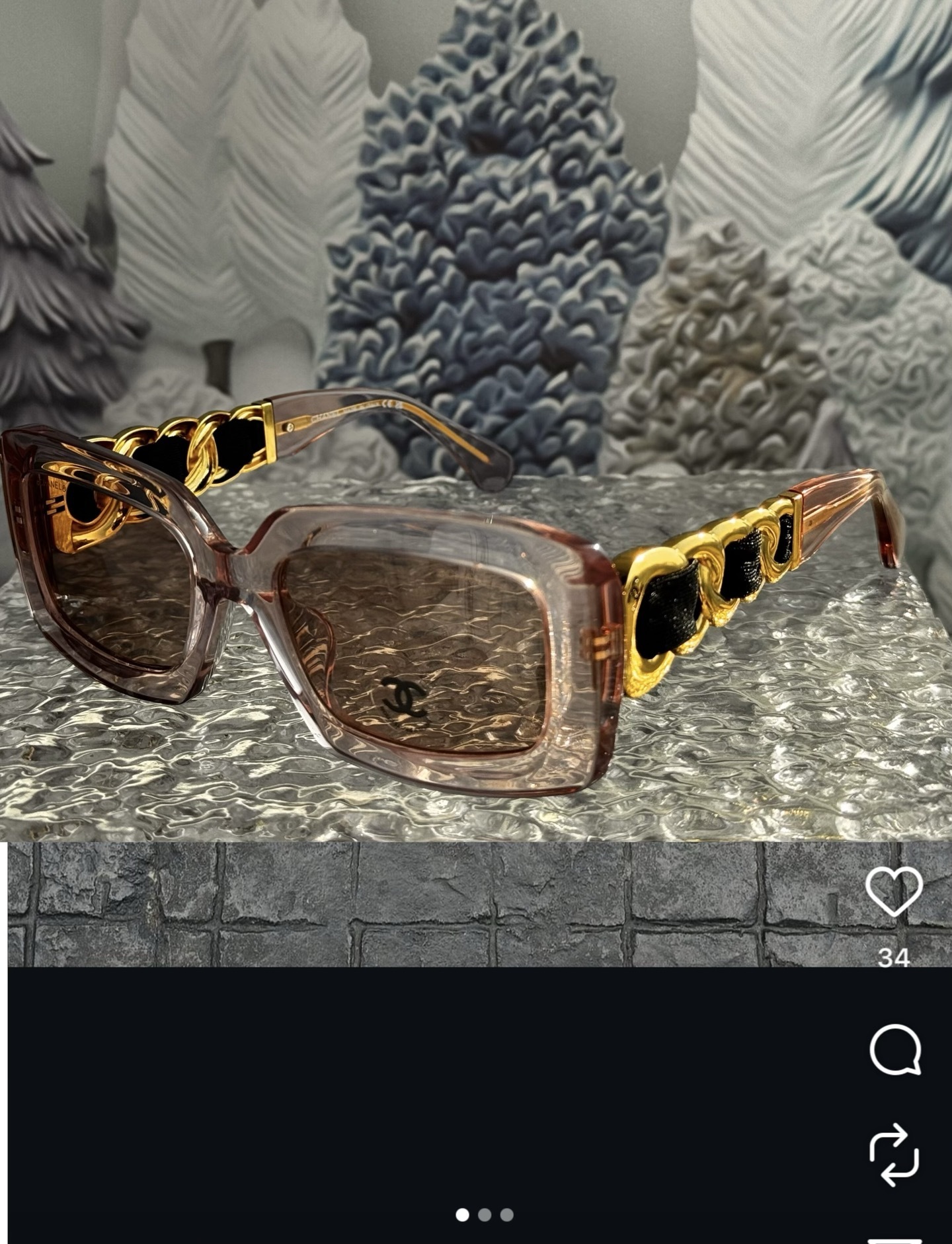 Luxury Black Rectangular Sunglasses with Iconic Gold Chain Links