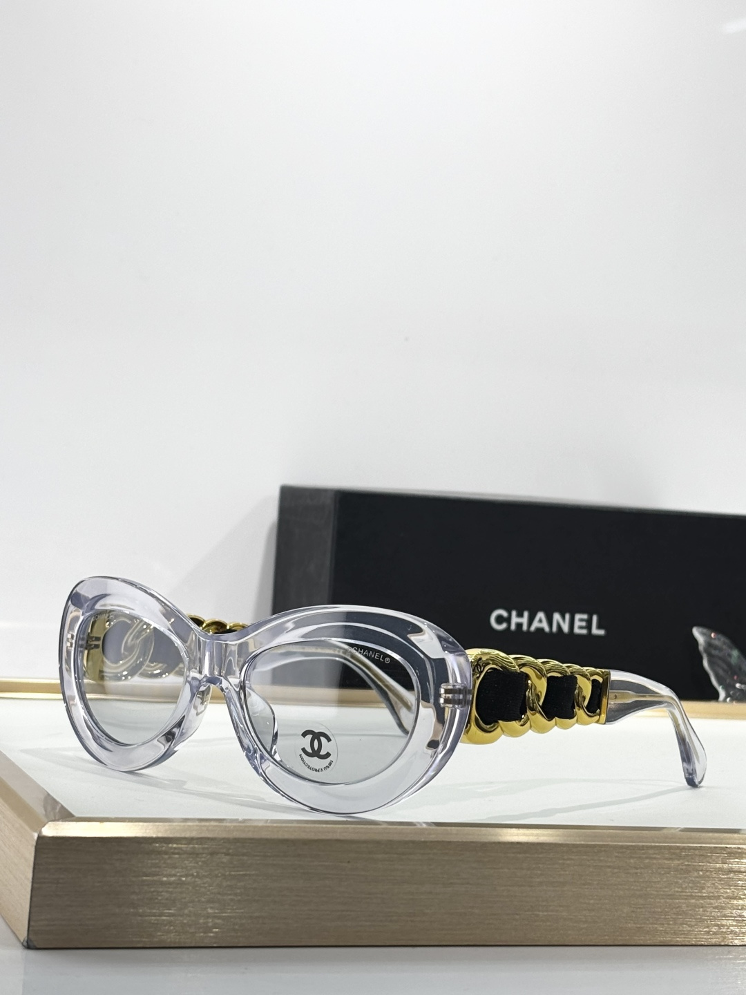 Chanel Clear Cat-Eye Glasses – Chanel Clear Frame Cat-Eye Glasses
