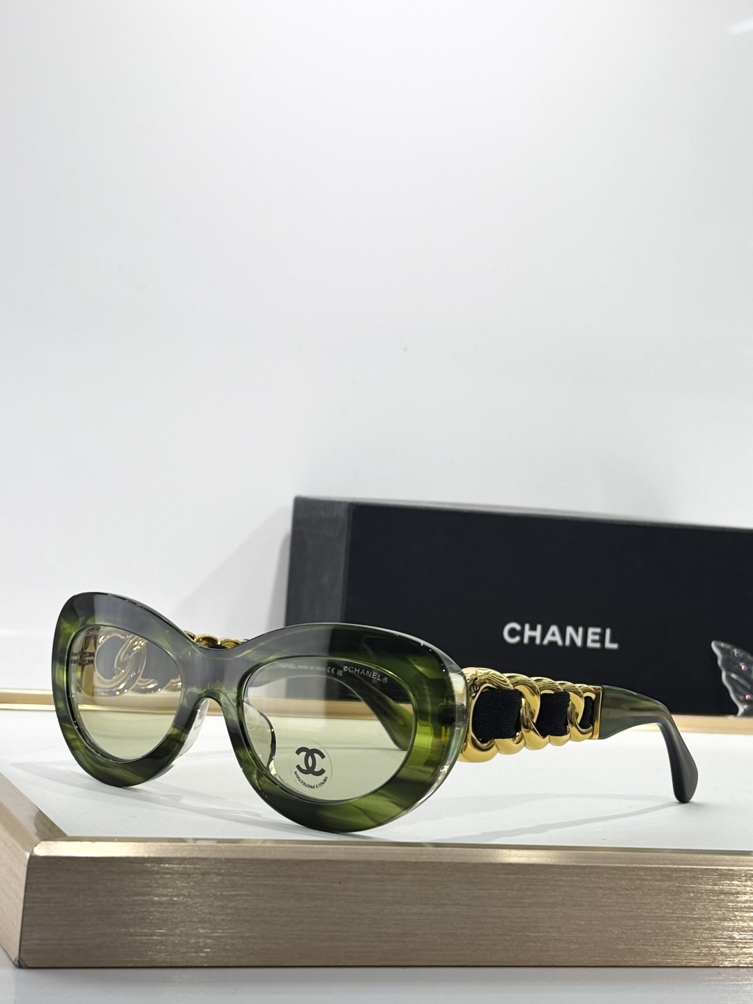 Chanel Luxury Oversized Cat-Eye Sunglasses with Gold Chain Detail