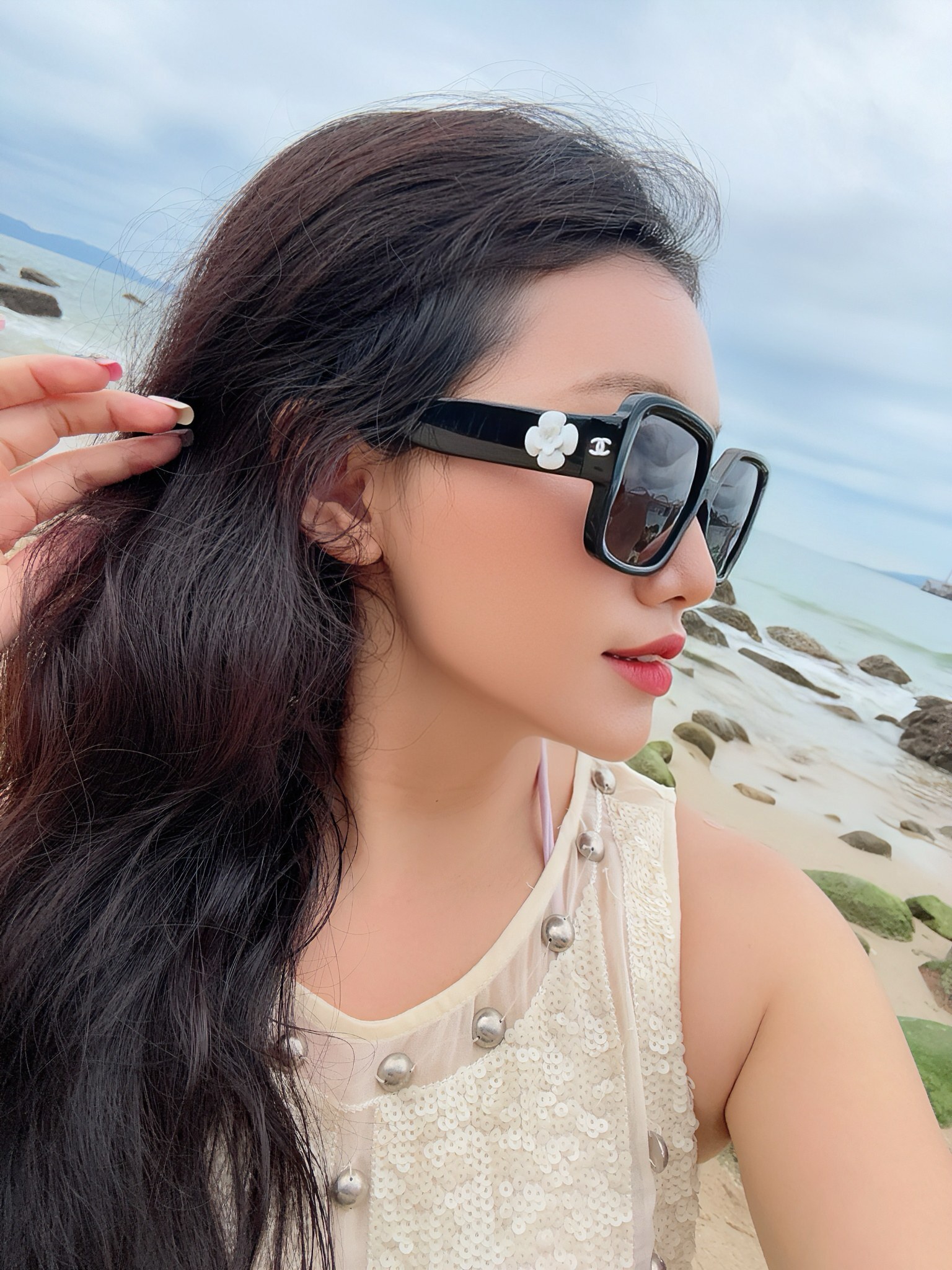 Elegant Black & White Bow One-Piece Swimsuit – Chic Beachwear