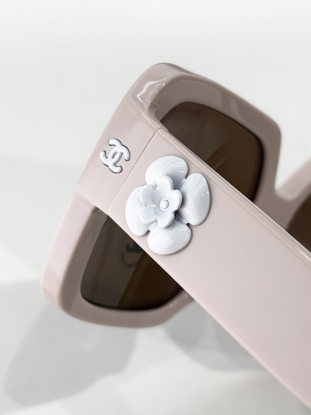 Chanel Square Sunglasses with 3D Camellia Detail – Luxury Eyewear