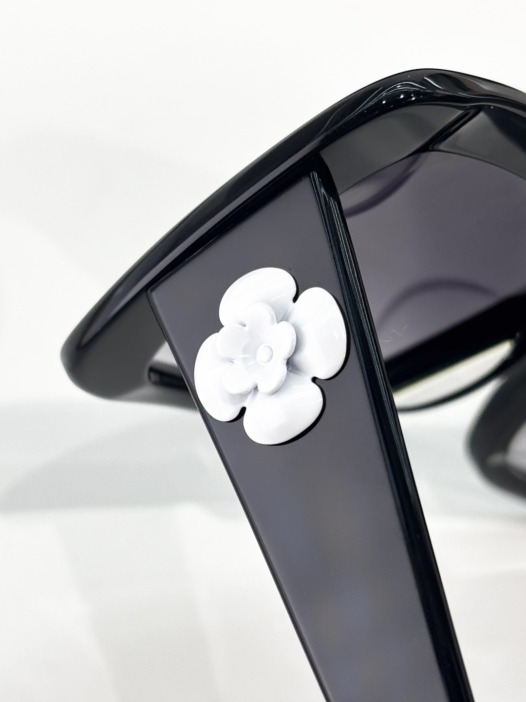 Chanel Luxury Square Sunglasses with White Camellia Detail – Black