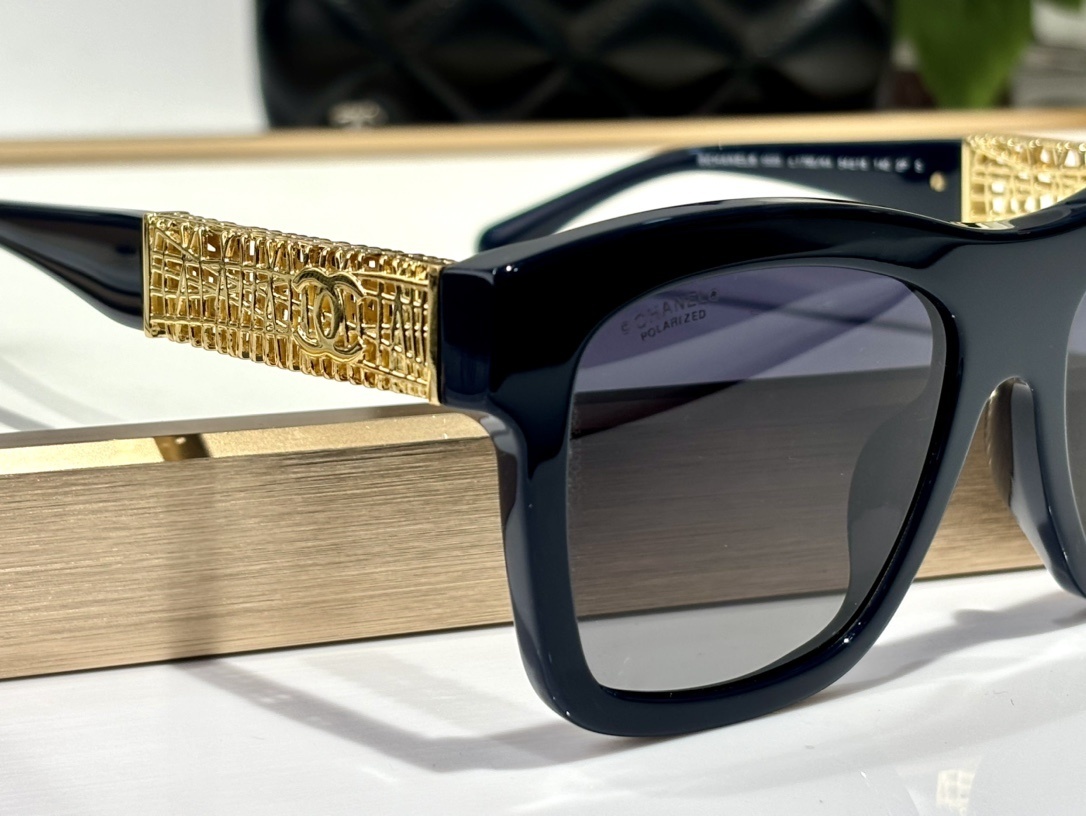 Chanel Oversized Square Sunglasses – Navy Blue & Gold CC Temples
