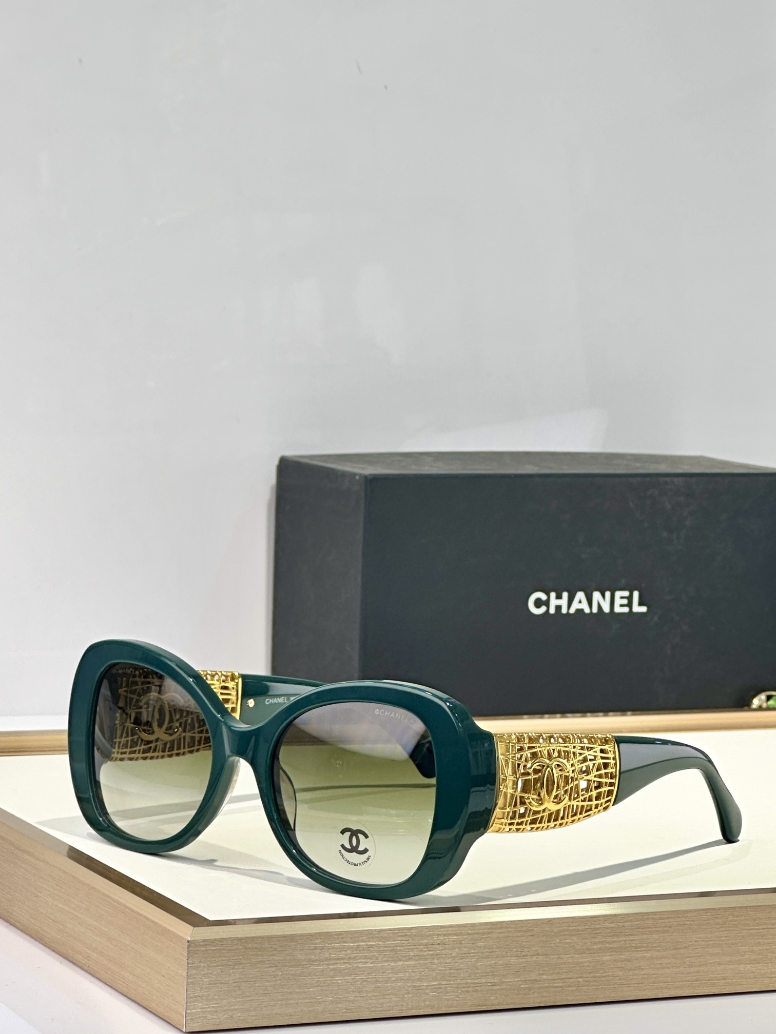 Chanel Oversized Butterfly Sunglasses – Gold Mesh CC Logo