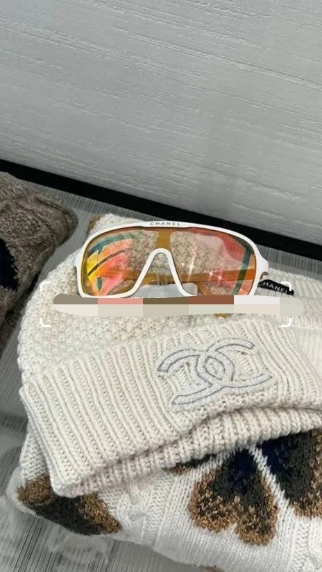 Luxury Designer Shield Sunglasses – Oversized Black Winter Eyewear