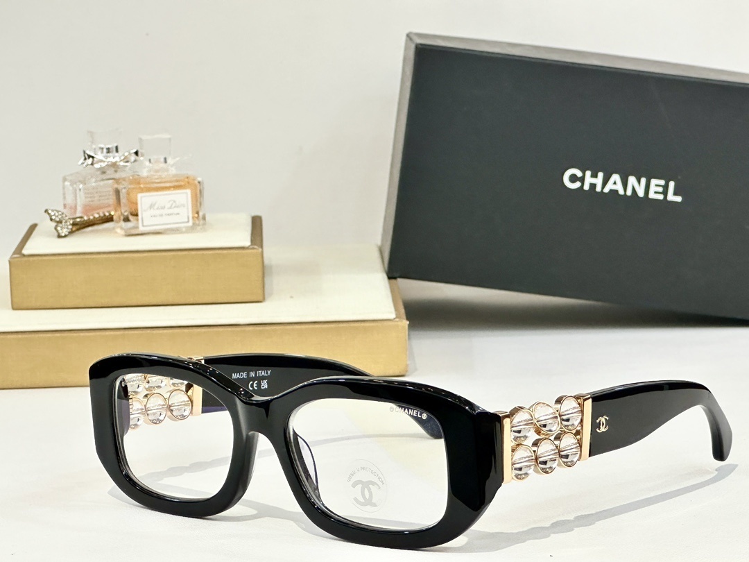 Chanel Jewel Detail Glasses – Chanel Black Frame Jewel Detail Glasses