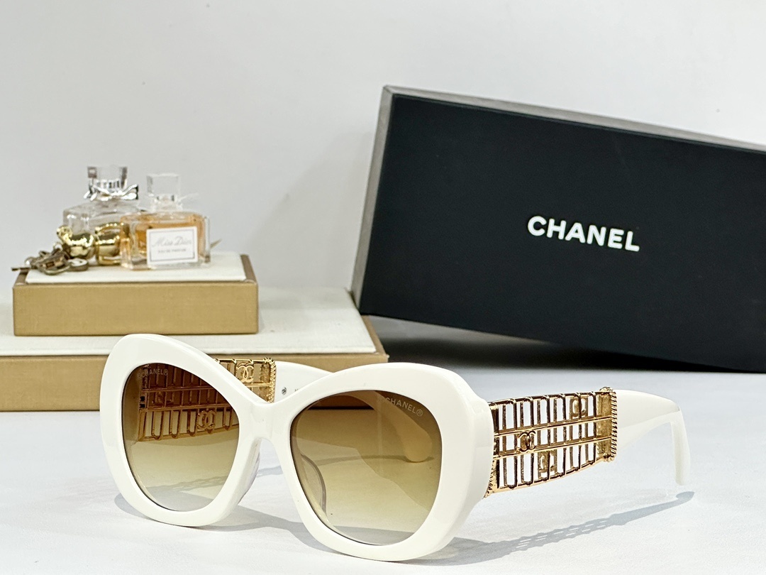 Chanel White Oversized Sunglasses – Gold Detail