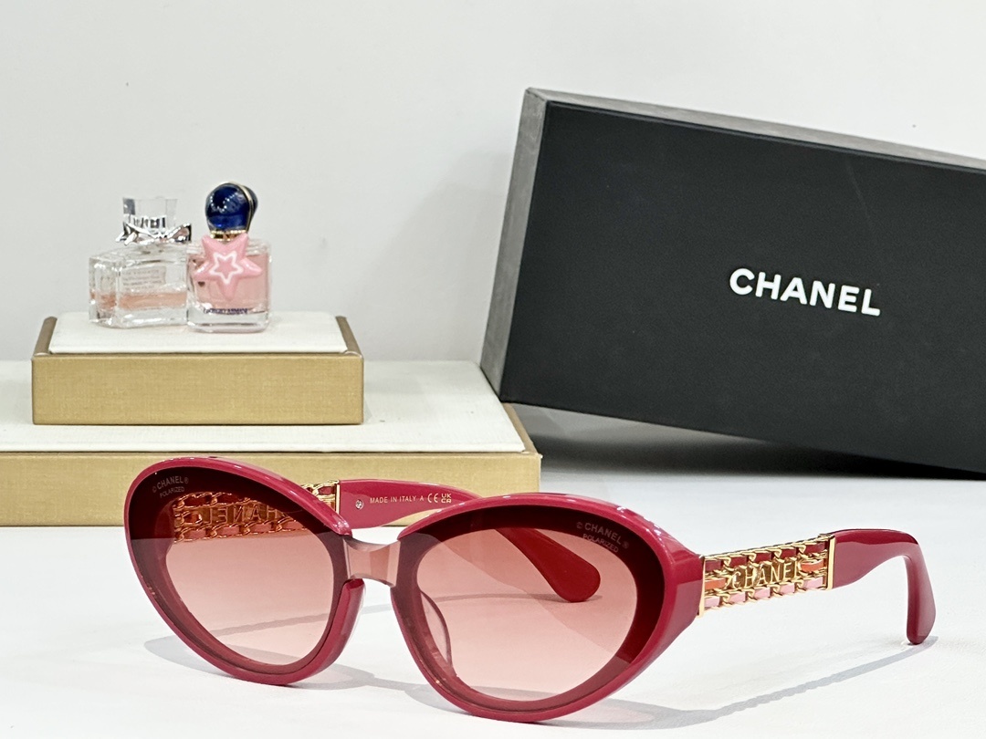 Luxury Chanel Polarized Cat-Eye Sunglasses with Braided Chain Logo