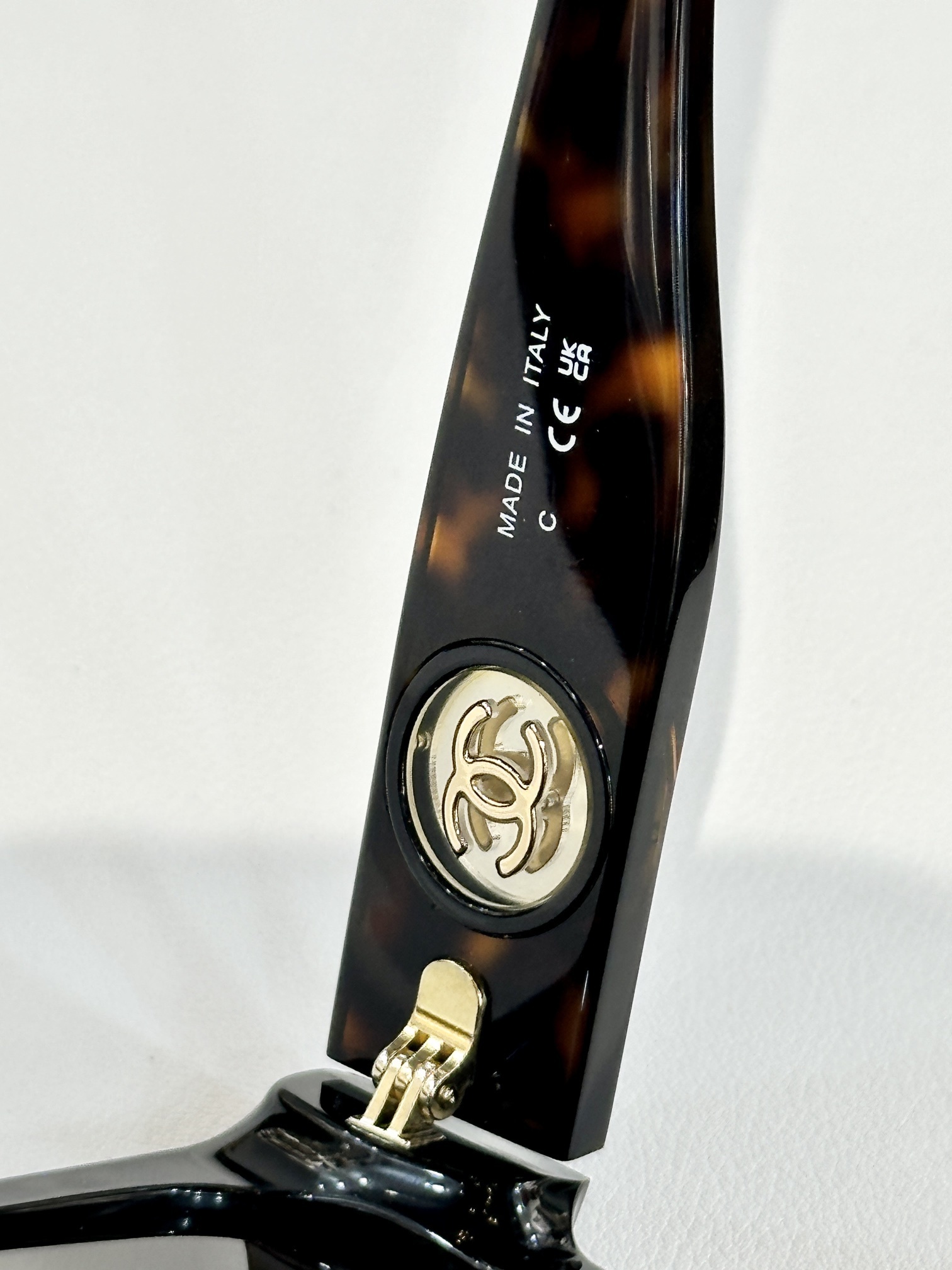 Chanel CH5490 Oversized Butterfly Sunglasses – Luxury Women’s Eyewear