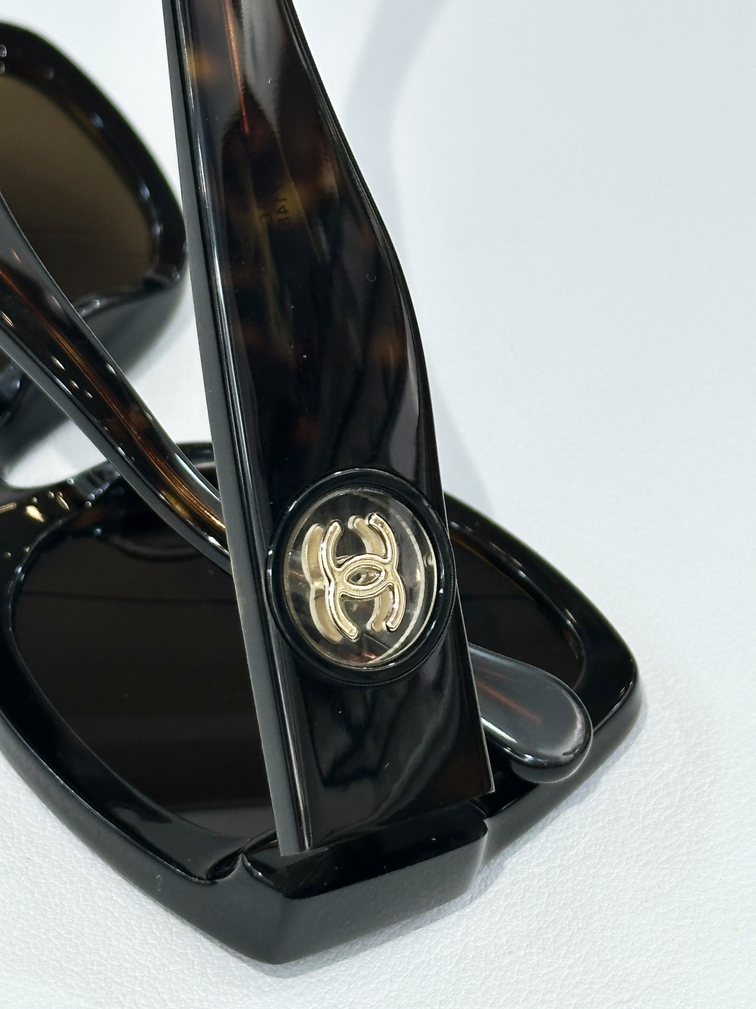 Chanel CH5490 Oversized Butterfly Sunglasses – Luxury Women’s Eyewear