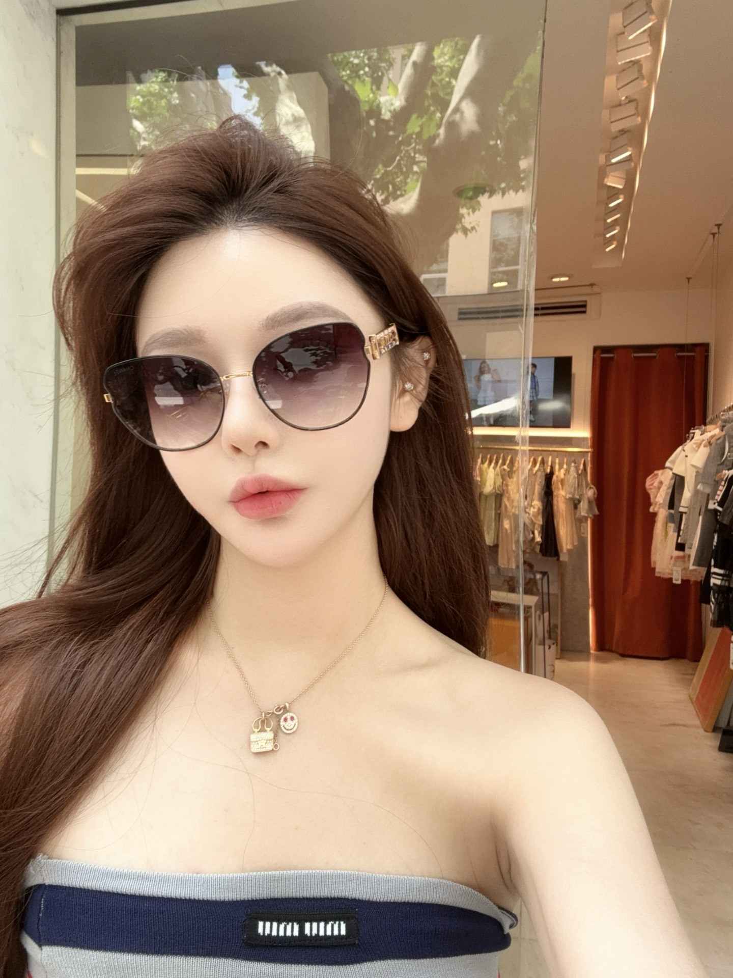 Luxury Women’s Oversized Gradient Sunglasses – Elegant Gold Frame