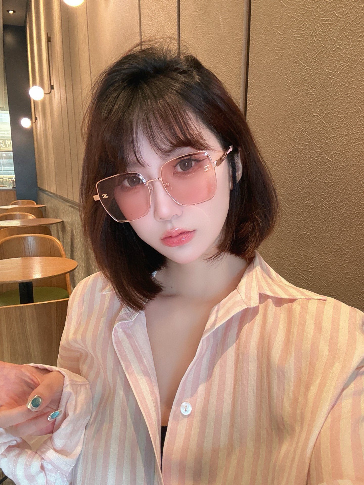 Designer Oversized Square Sunglasses – Gold Metal Frame