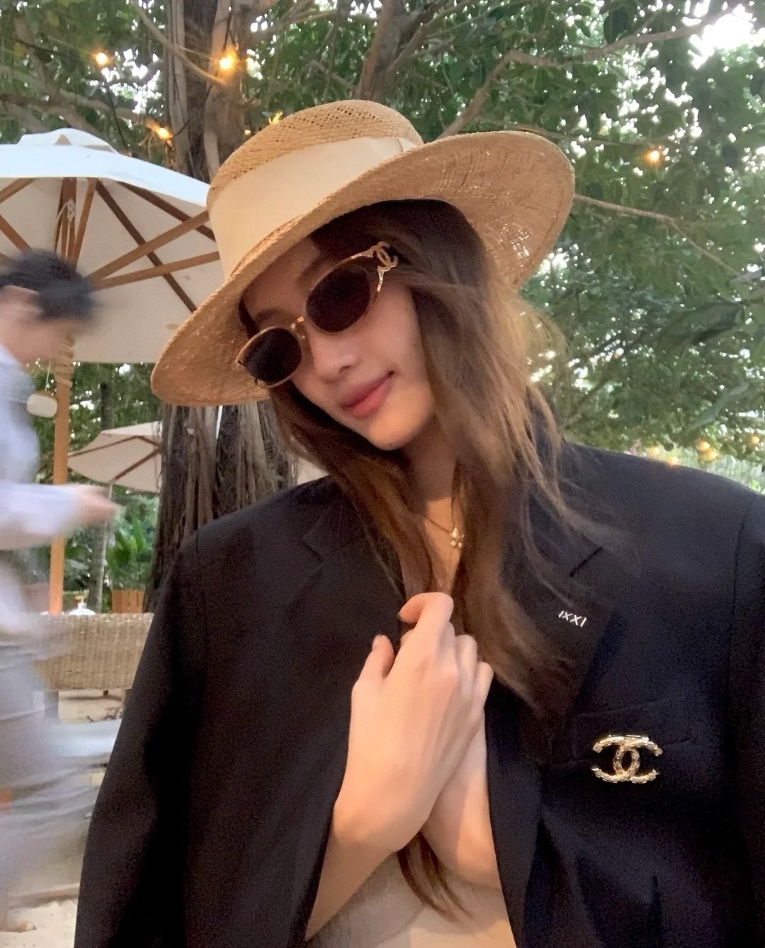 Luxury Vintage Oval Sunglasses with Gold CC Logo for Women