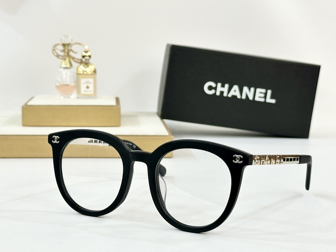 Chanel Luxury Women’s Oversized Sunglasses with CC Logo Temples