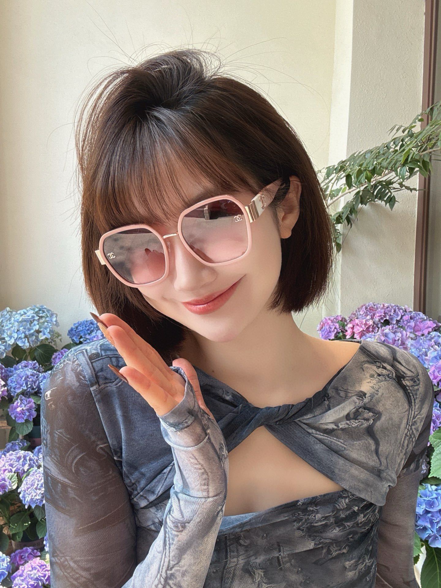 Luxury Women’s Oversized Square Sunglasses – Chic Designer Style