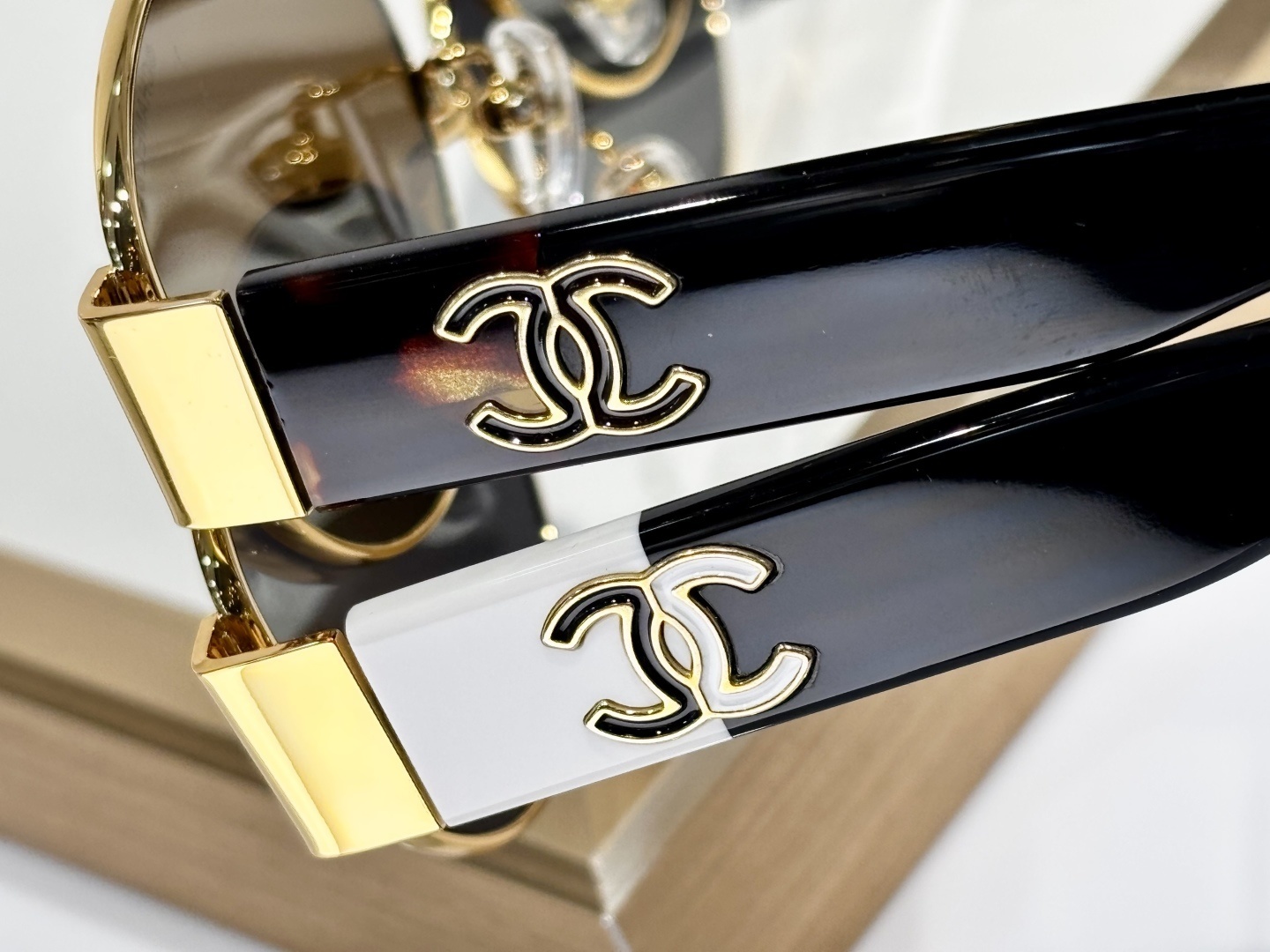 Chanel Luxury Oval Gradient Sunglasses – Made in Japan