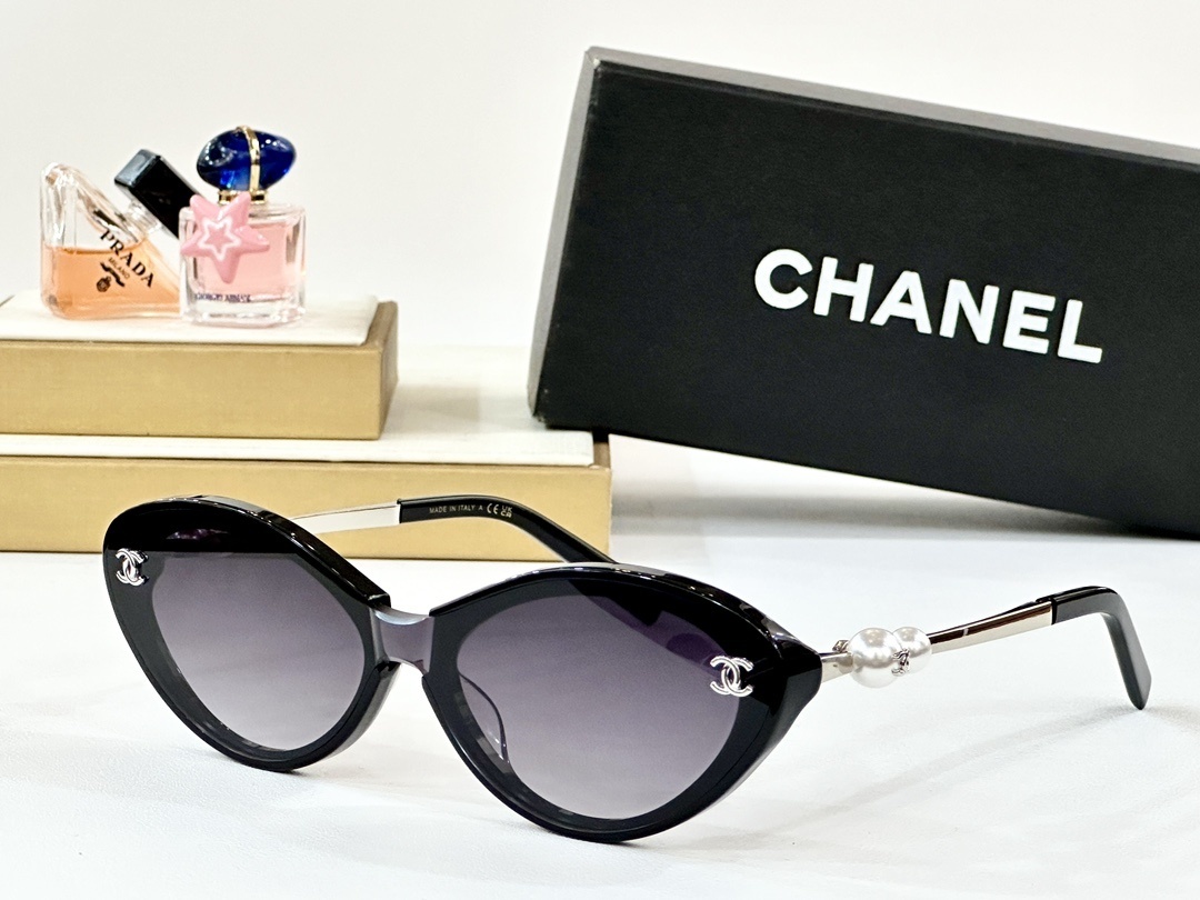 Chanel Luxury Pearl Accent Cat-Eye Sunglasses – Black & Gold Frame