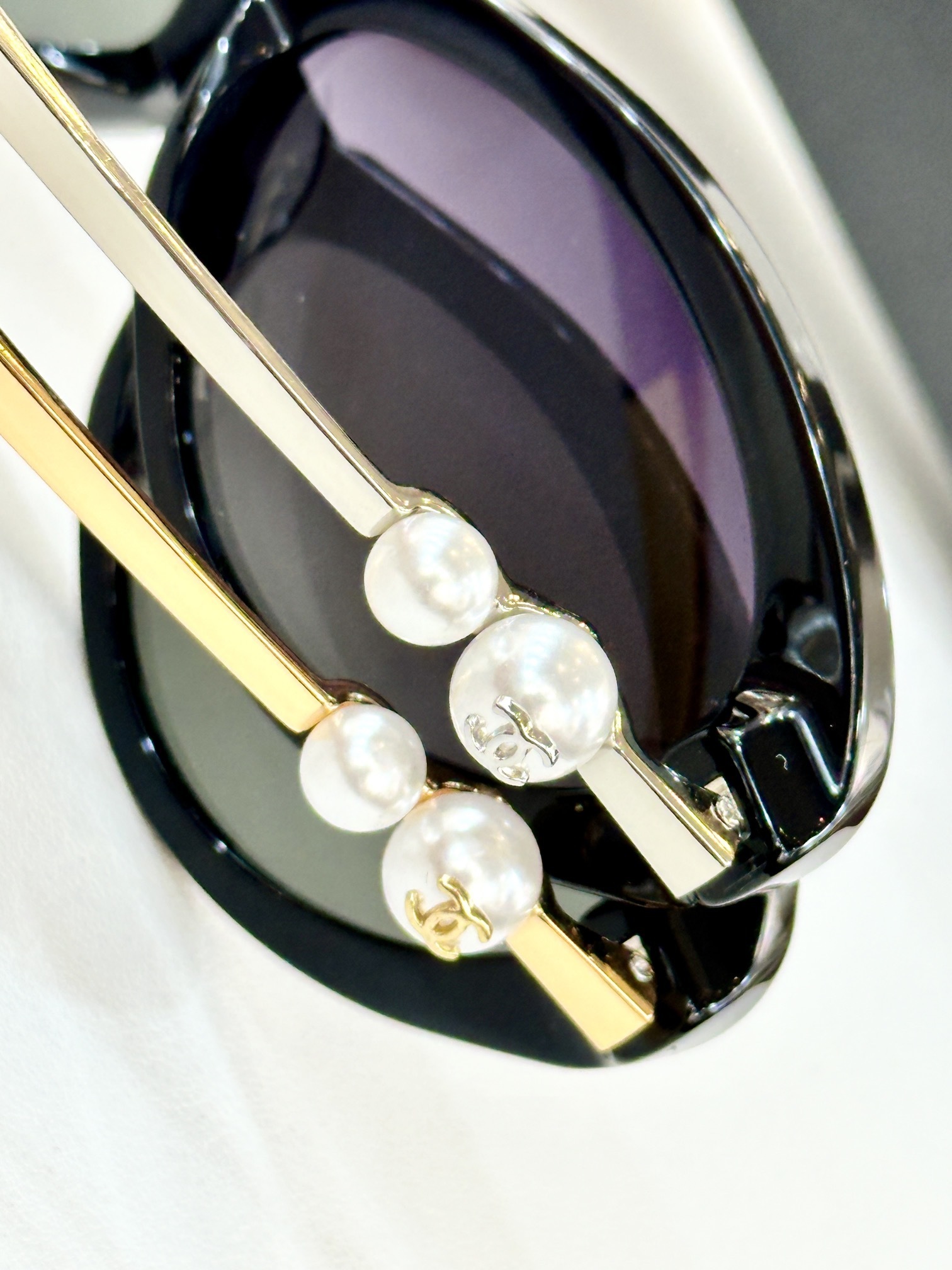 Chanel Luxury Pearl Accent Cat-Eye Sunglasses – Black & Gold Frame