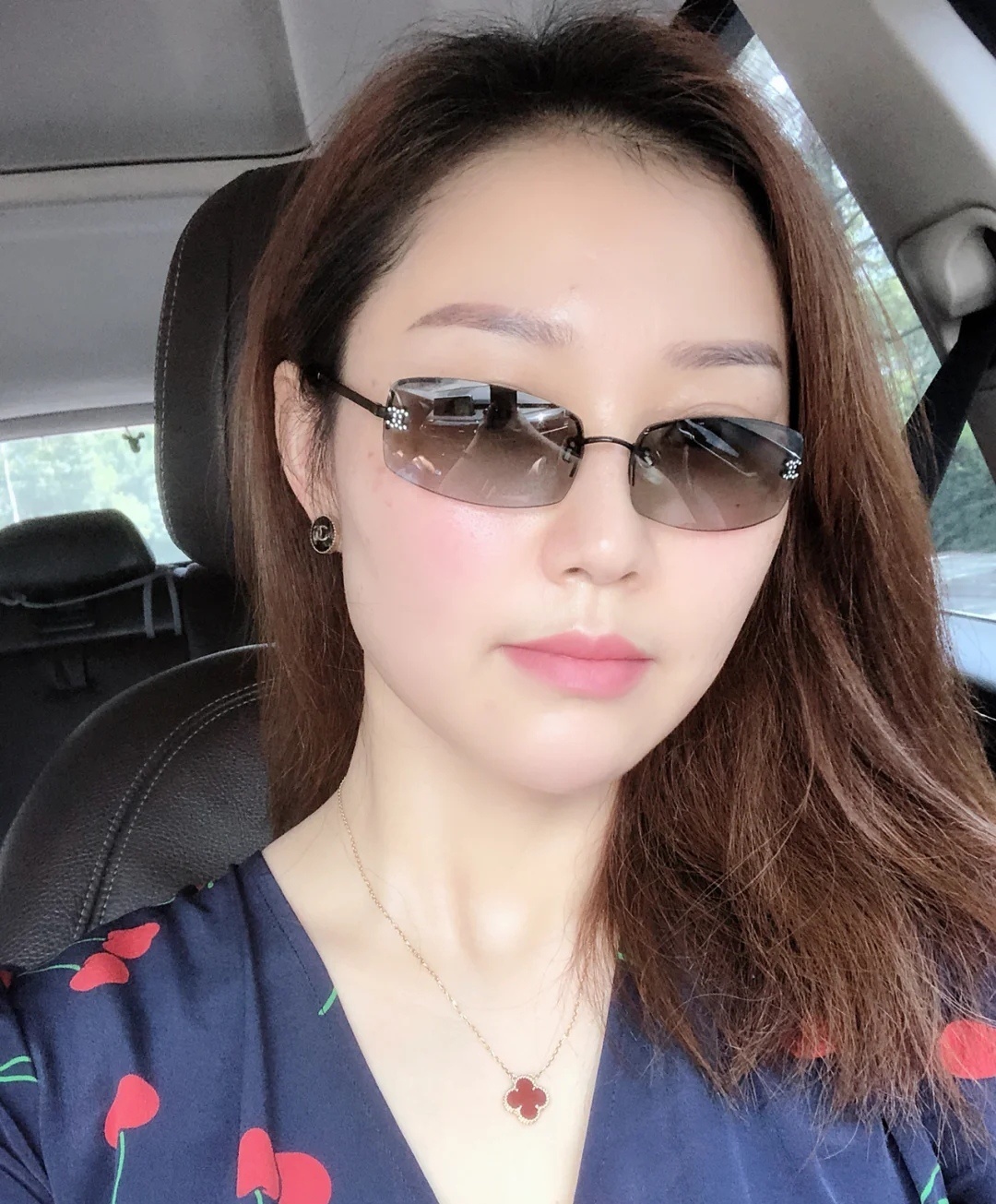 Luxury Chanel Rimless Sunglasses with Rhinestone CC Logo