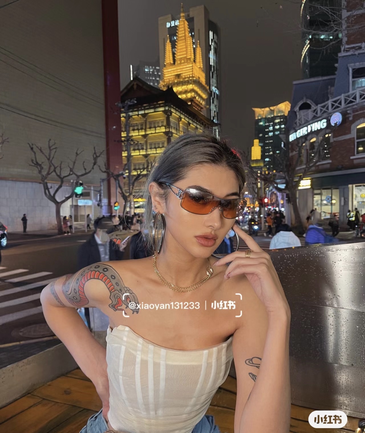 Y2K Vintage Shield Sunglasses with Rhinestone Logo – Gradient Brown