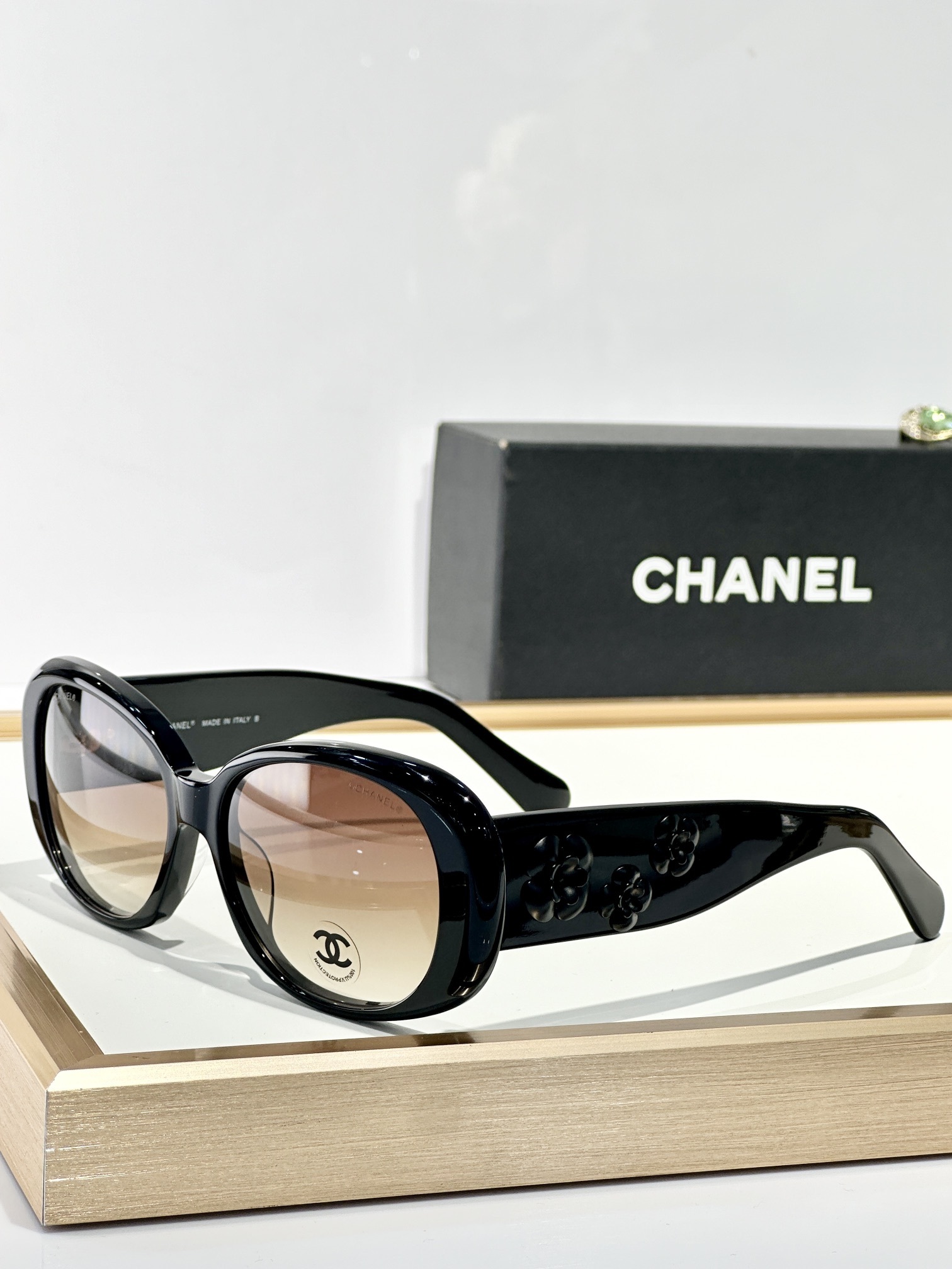 Chanel Camellia Flower Oversized Sunglasses – Elegant Luxury Eyewear