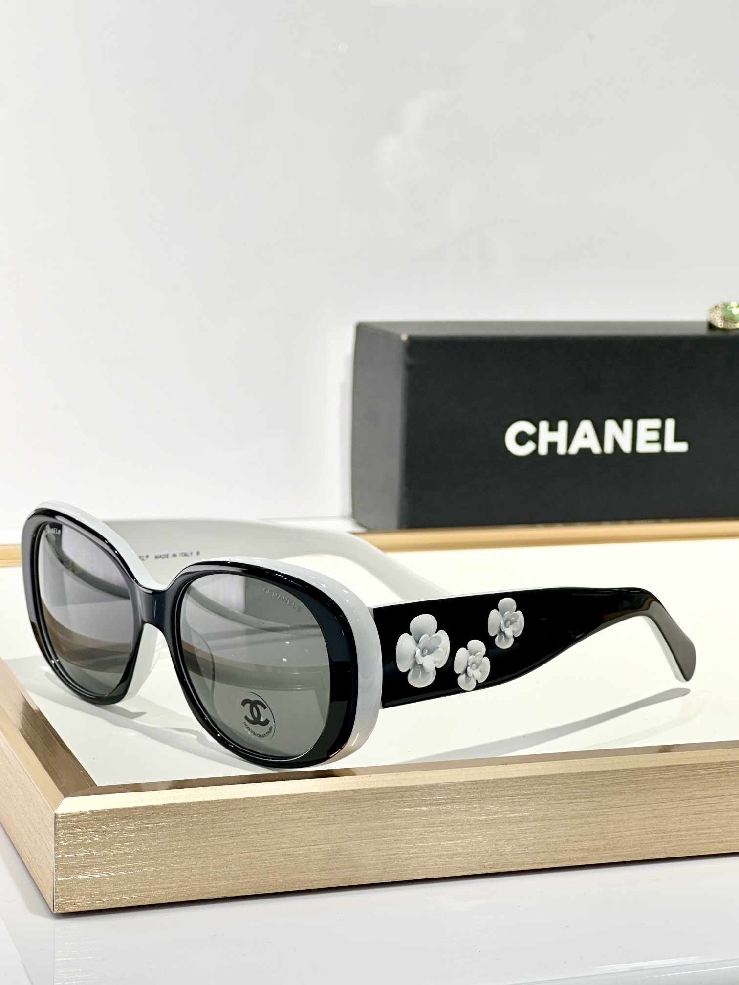 Chanel Camellia Flower Oversized Sunglasses – Elegant Luxury Eyewear