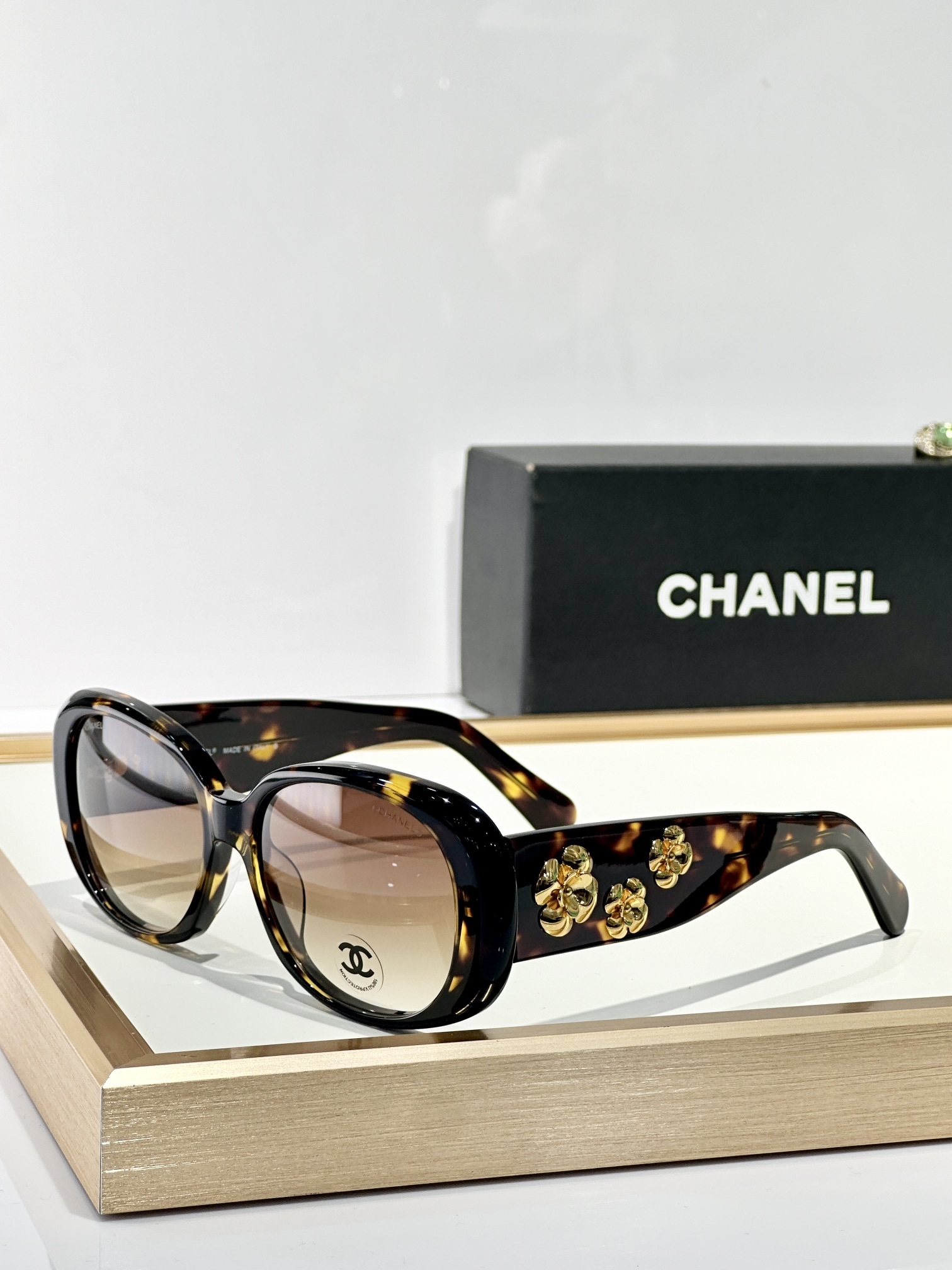 Chanel Camellia Flower Oversized Sunglasses – Elegant Luxury Eyewear