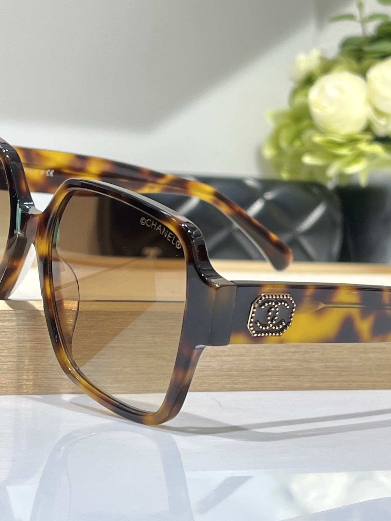 Chanel Square Sunglasses – Dark Tortoise Acetate Brown Gradient