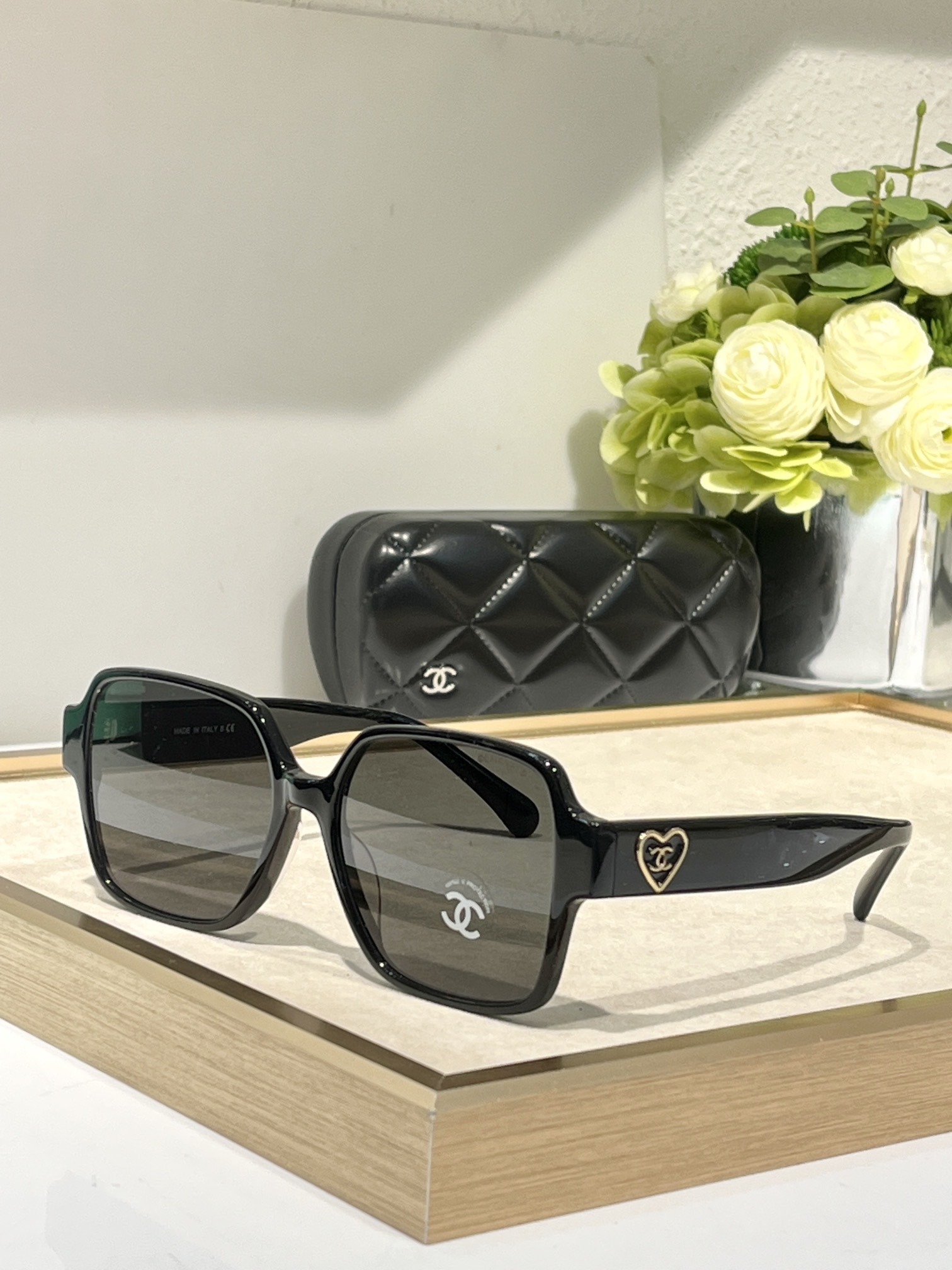 Chanel Black Sunglasses Heart Detail – Chic & Elegant