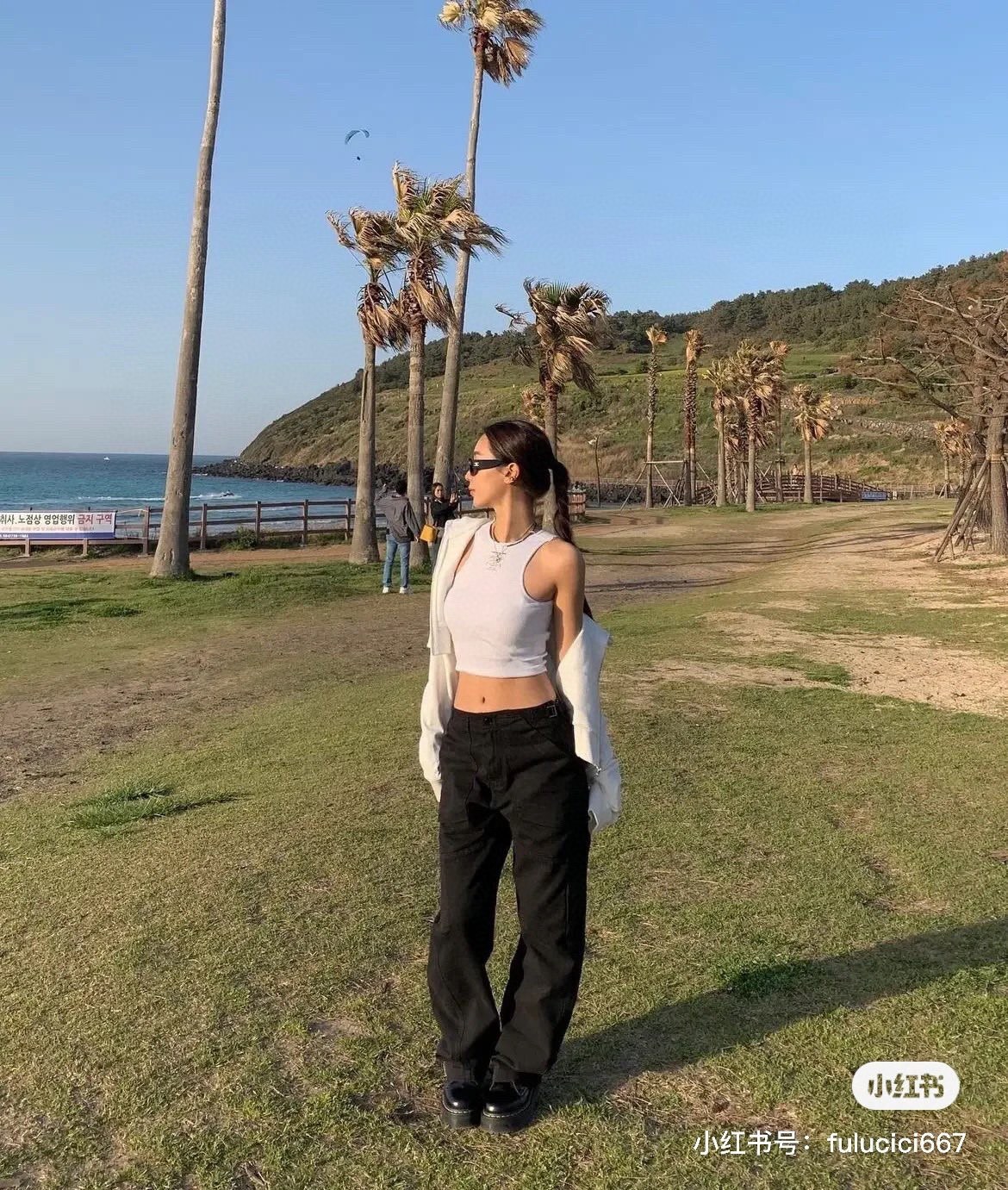 Premium White Oversized Zip-Up Hoodie – Casual Streetwear Style