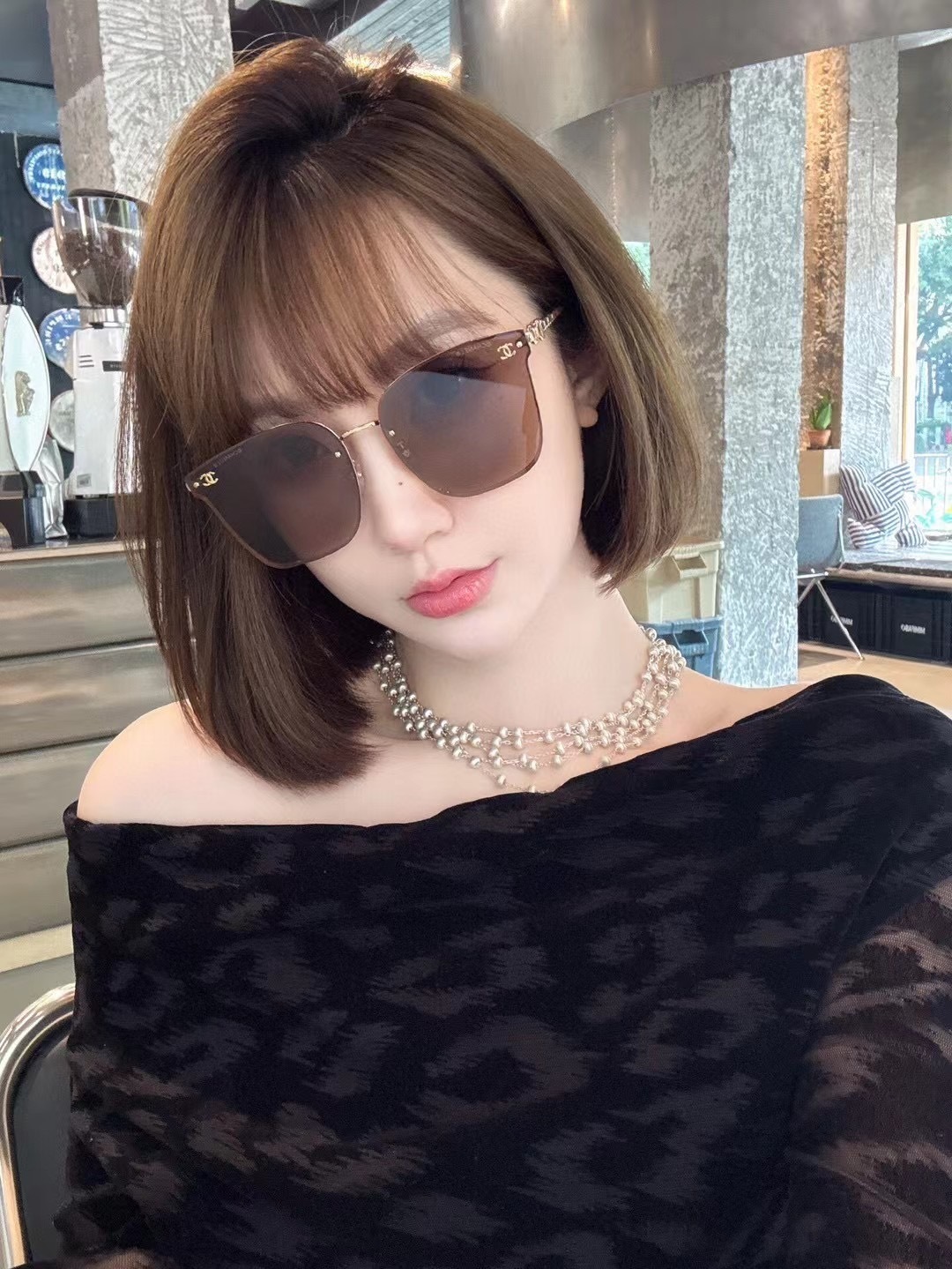 Luxury Women’s Oversized Square Gradient Sunglasses – UV400 Protection