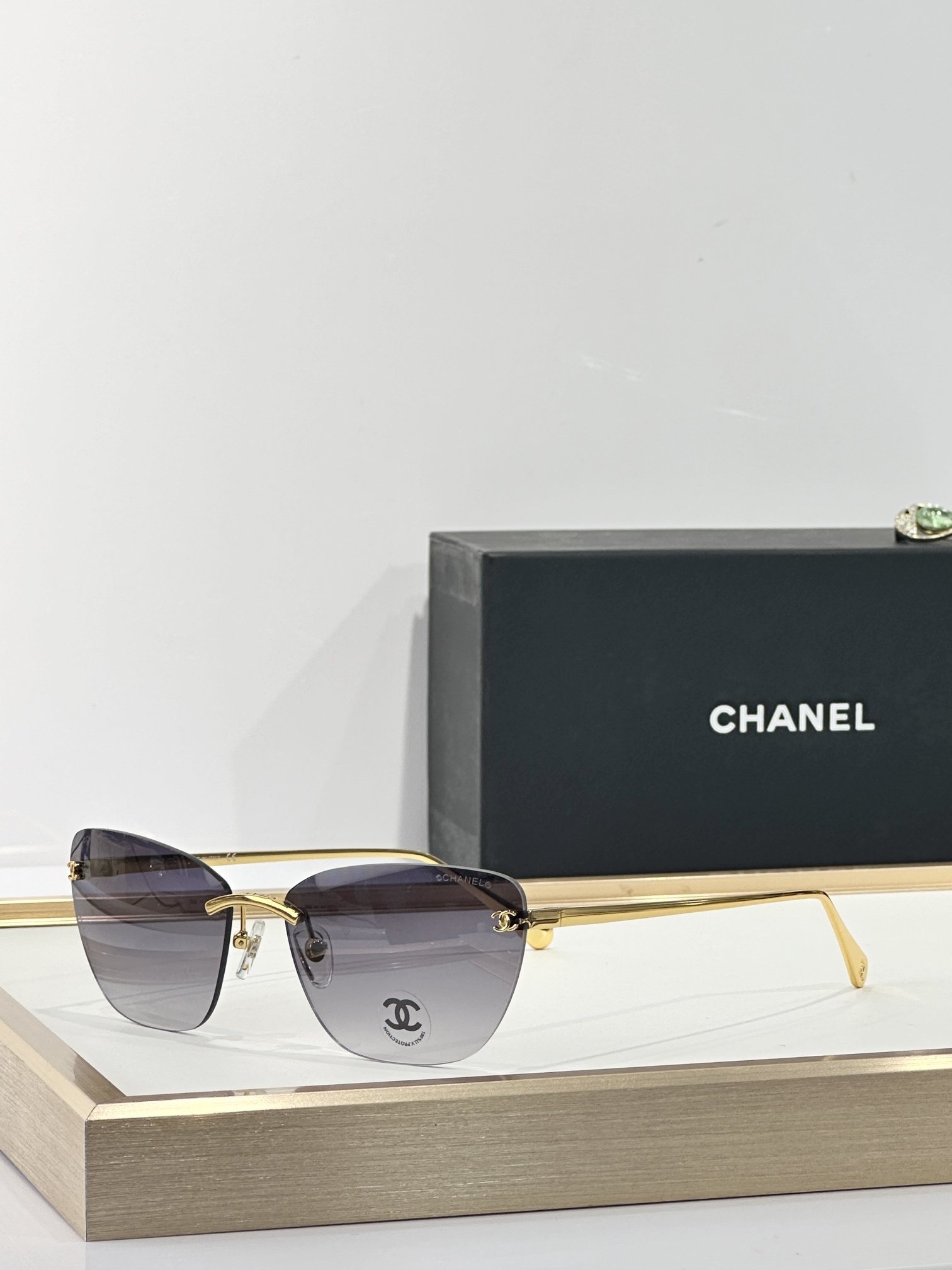 Chanel Gradient Rimless Sunglasses – Gold Frame
