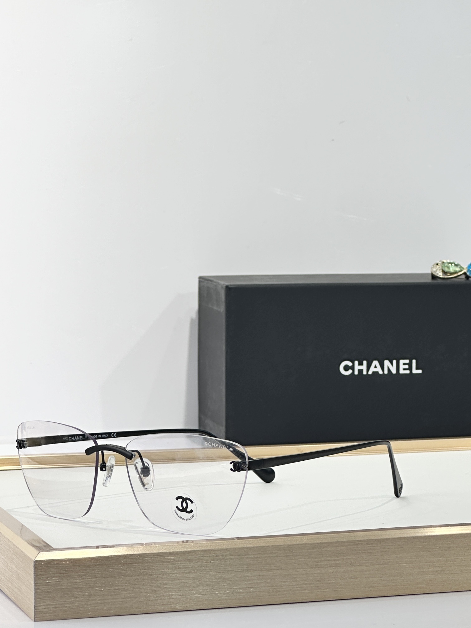 Chanel Butterfly Rimless Sunglasses – Elegant Gradient Lenses