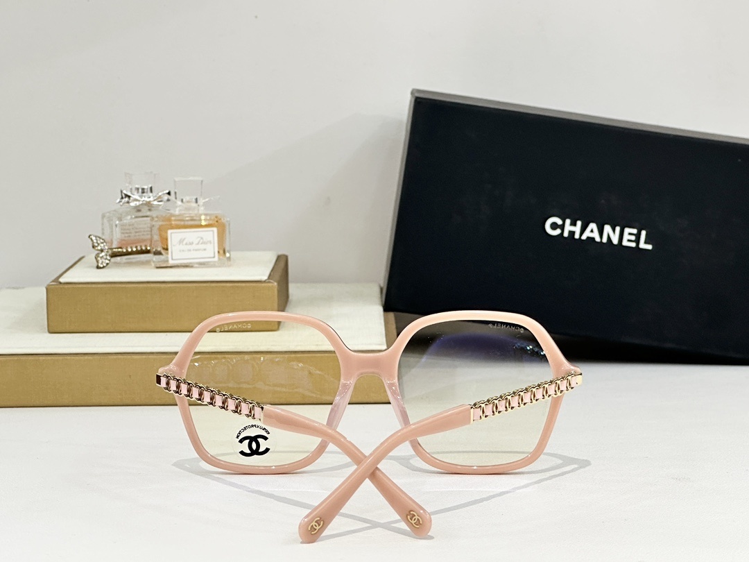 Chanel Luxury Square Eyeglasses – Elegant Chain Temple Design