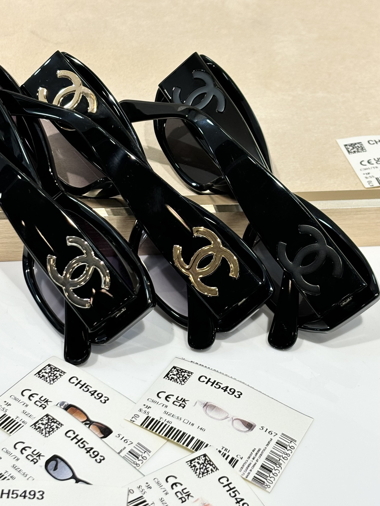 Luxury CH5493 Women’s Cat-Eye Sunglasses with Signature Logo