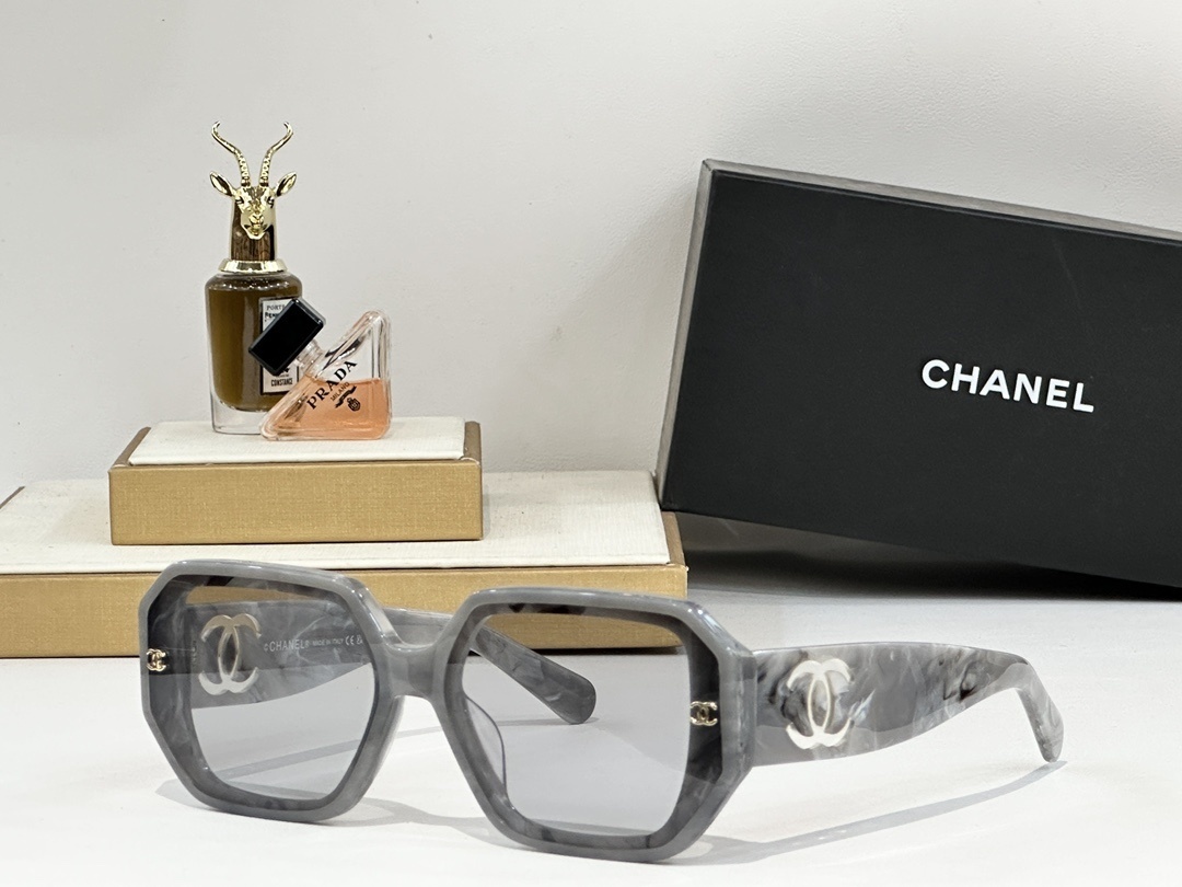 Chanel Luxury Oversized Square Sunglasses with Iconic CC Logo