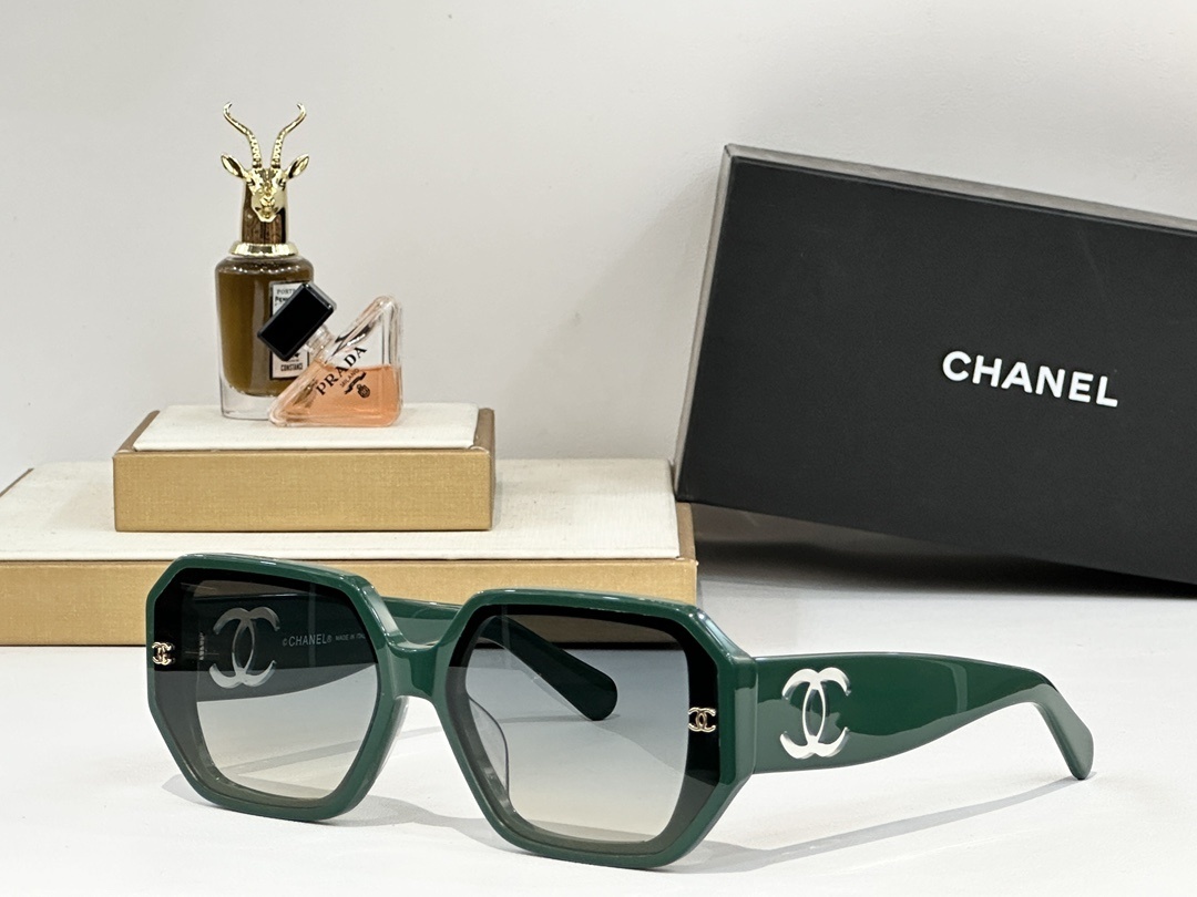 Chanel Luxury Oversized Square Sunglasses with Iconic CC Logo