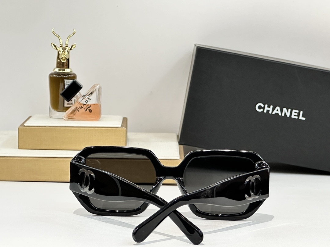 Chanel Luxury Oversized Square Sunglasses with Iconic CC Logo