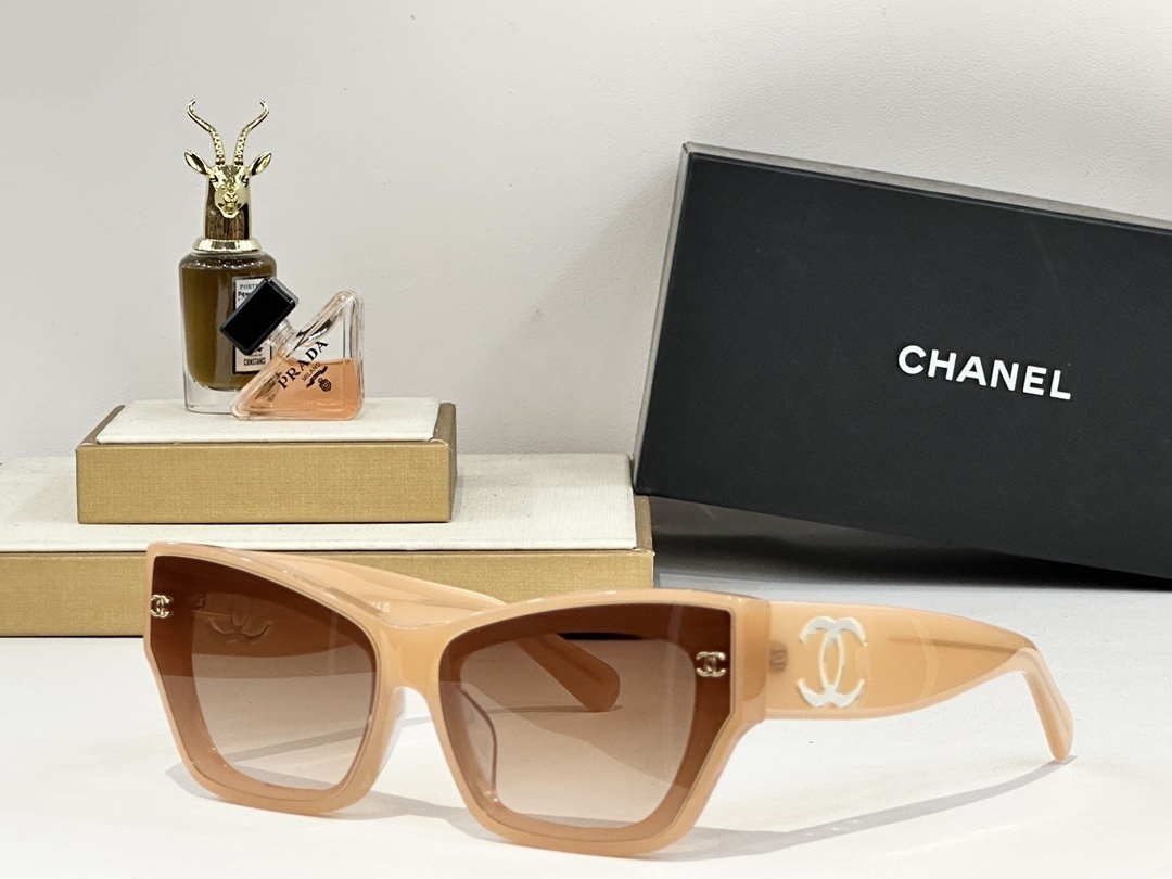 Chanel Luxury Cat-Eye Sunglasses for Women – Elegant Designer Eyewear